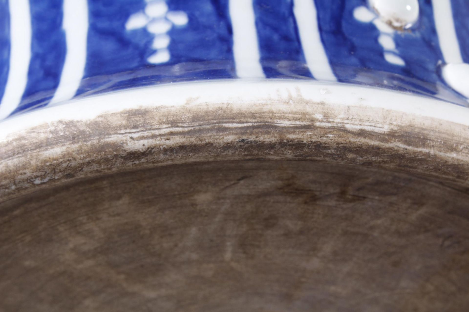 Blauweiß Bodenvase mit Deckel, Porzellan, China, Anfang / Mitte 20. Jahrhundert - Image 13 of 14