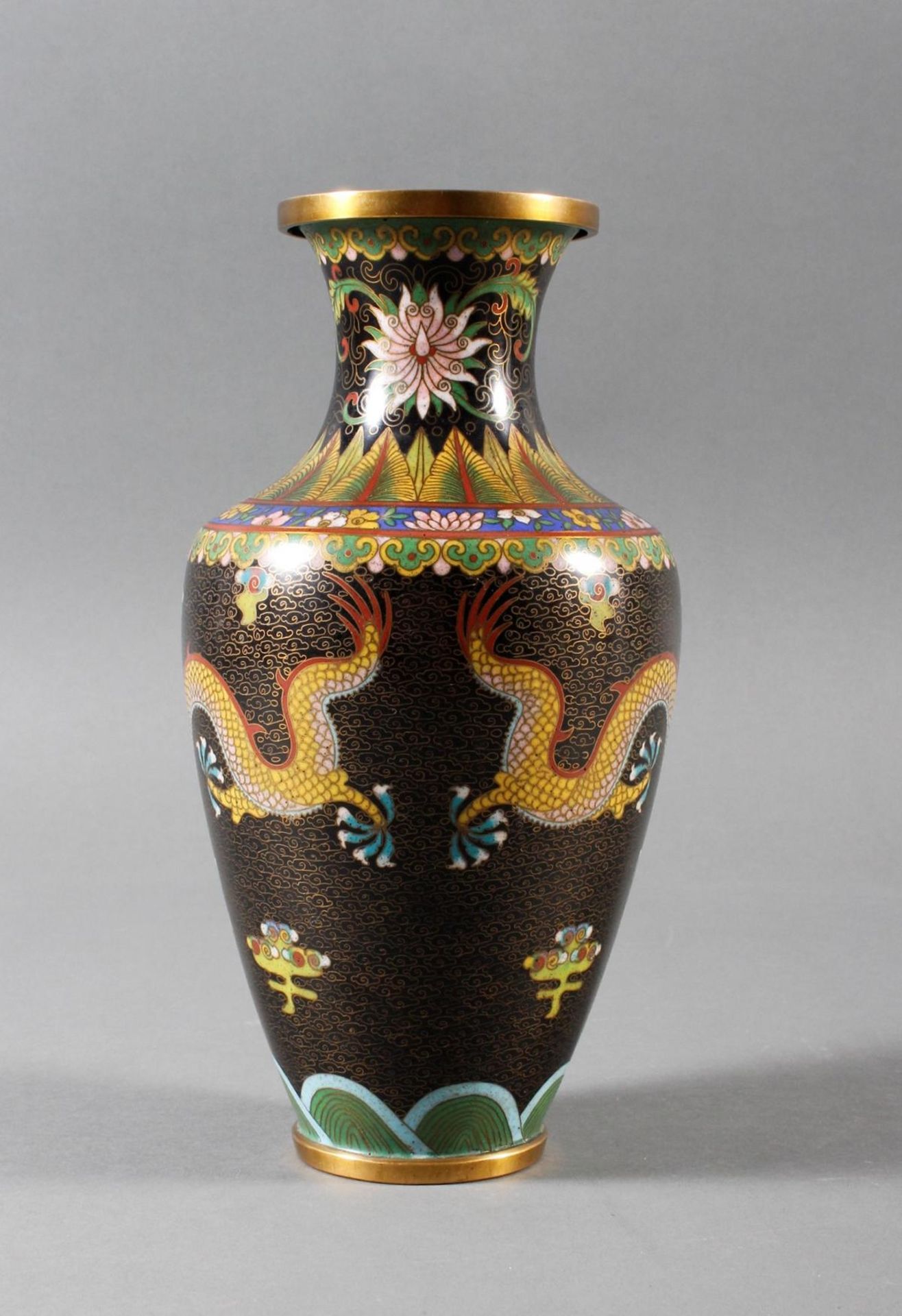 Cloisonne Ziervase, China, späte Quing-Dynastie - Bild 3 aus 13