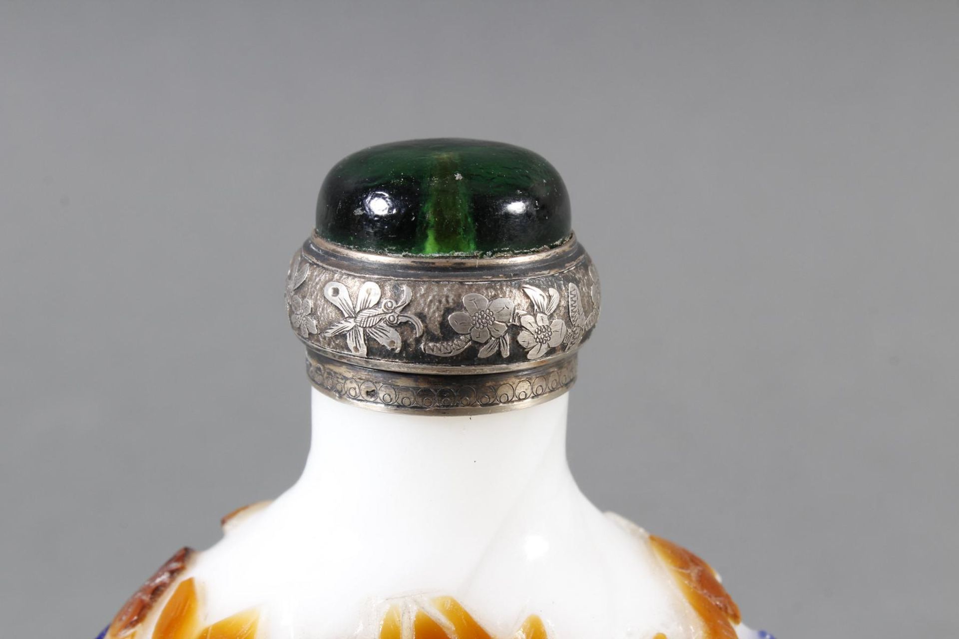 Snuff bottle, Überfangglas mit Silbermontur, China Anfang 20. Jahrhundert - Image 9 of 12