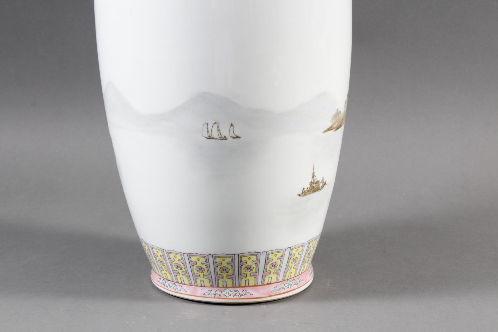Porzellan Bodenvase, China 20. Jahrhundert - Image 5 of 12