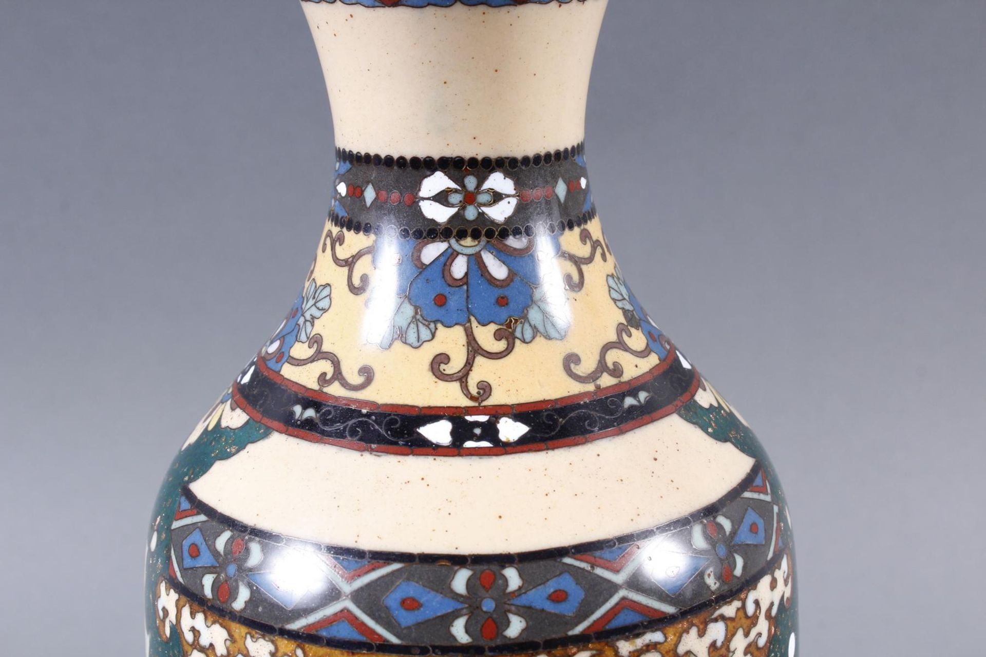 Cloisonné-Vase, Japan Meiji Periode - Bild 5 aus 9