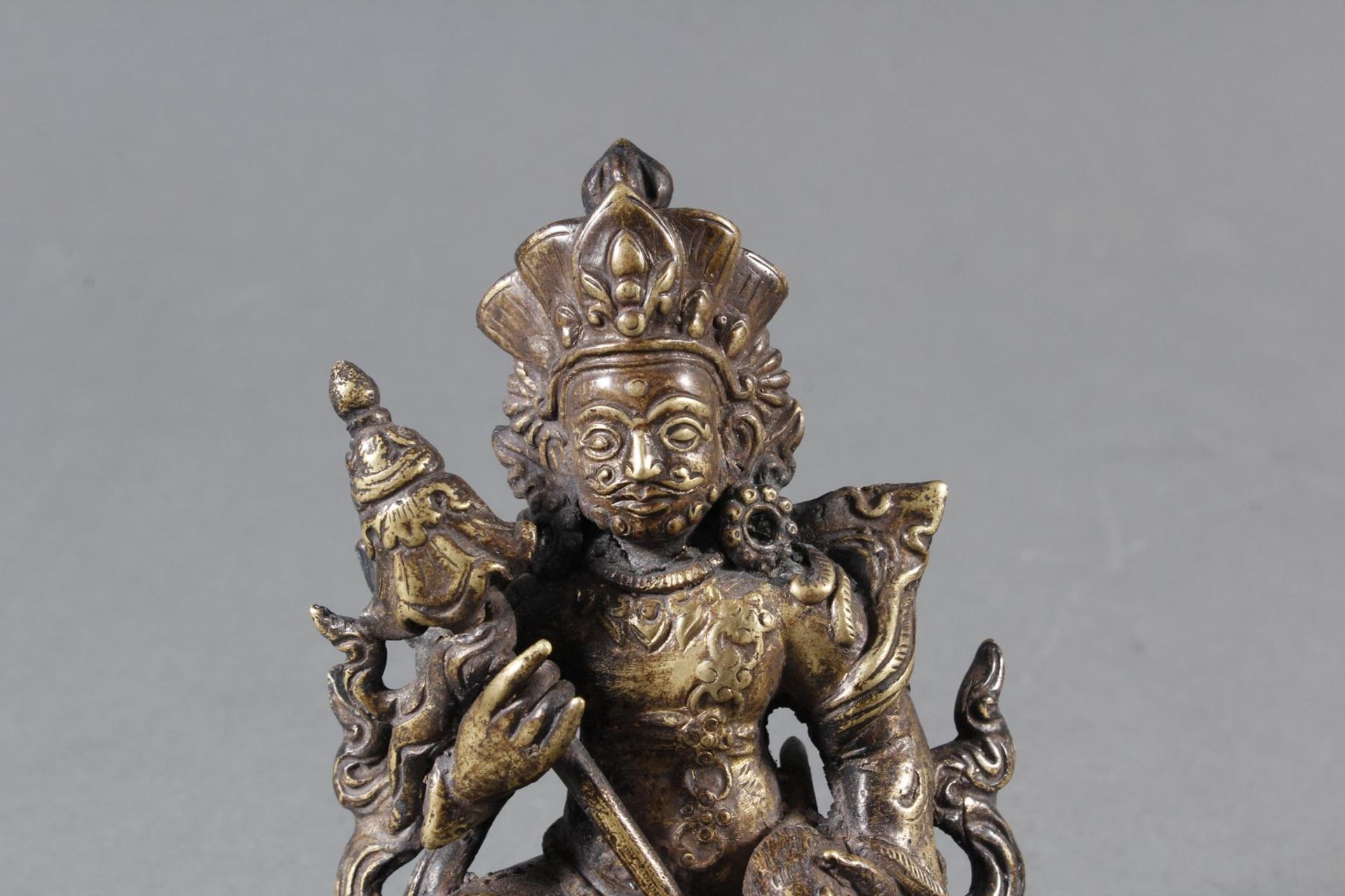 Bronze des Vaishravana, Tibet 17. / 18. Jahrhundert - Bild 6 aus 7