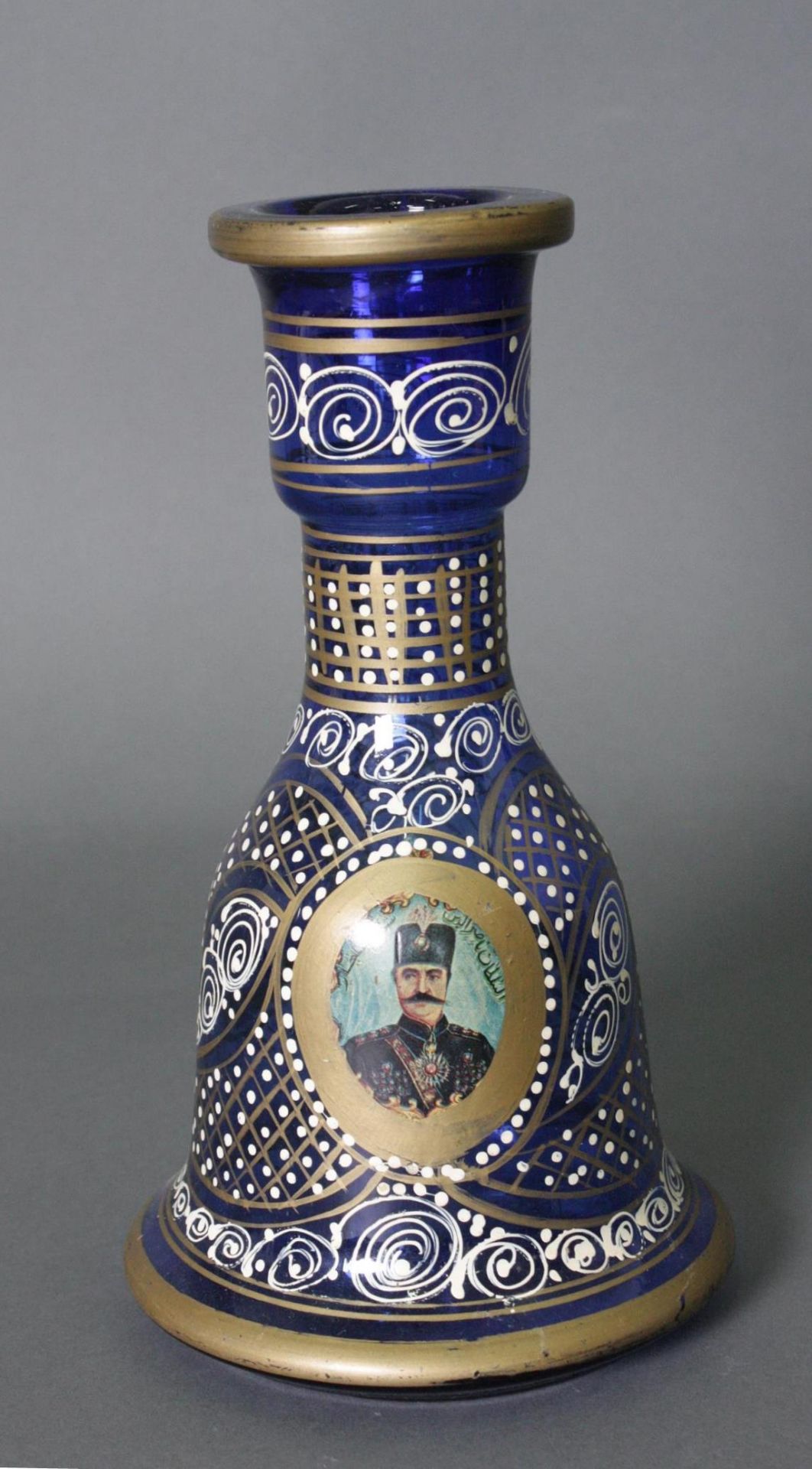 Glasgefäß, Standfuß für El Nefes Shisha, Iran, 20. Jahrhundert