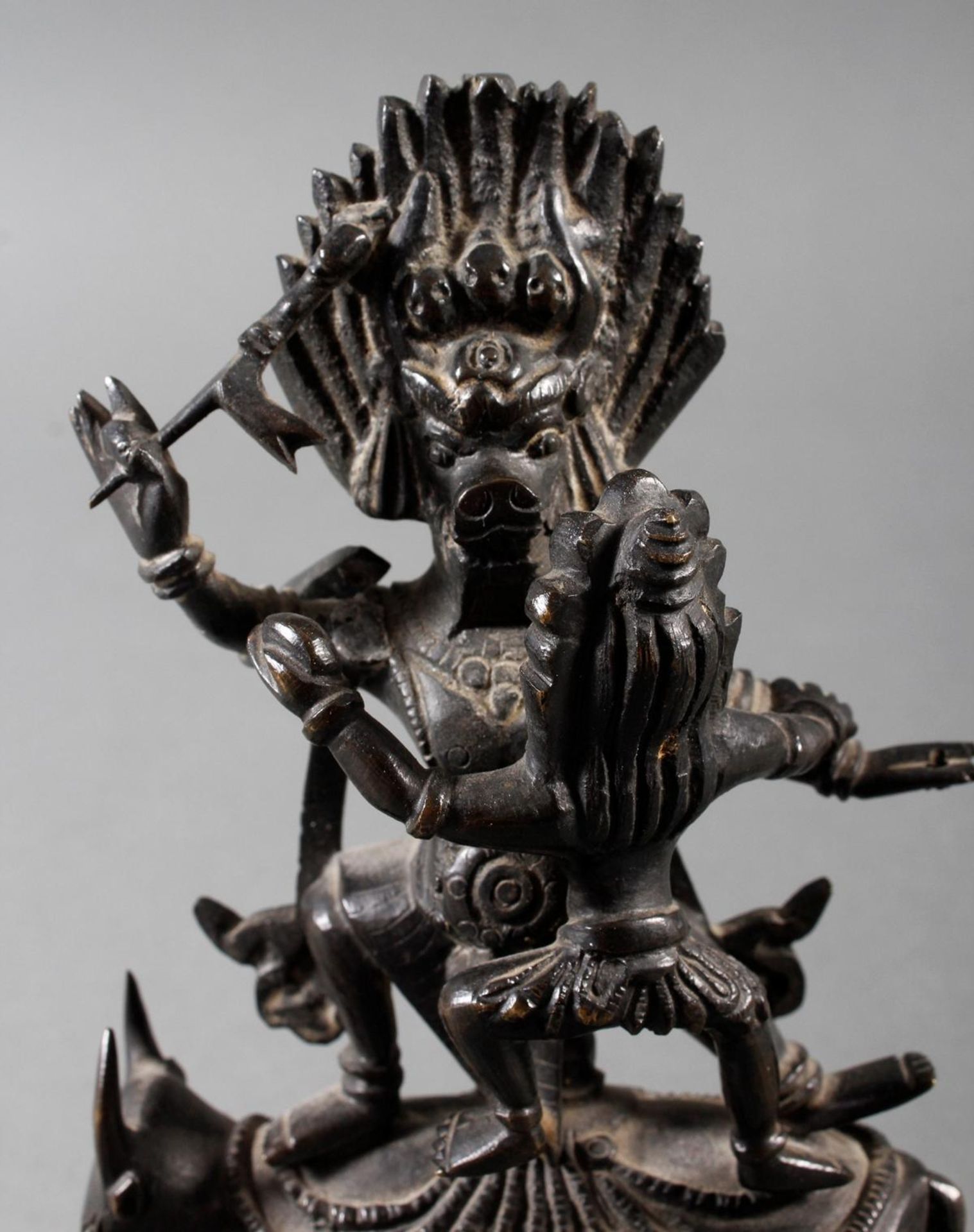 Bronzeskulptur Mahakala, Tibetanische Gottheit, 18./19. Jahrhundert - Image 6 of 7