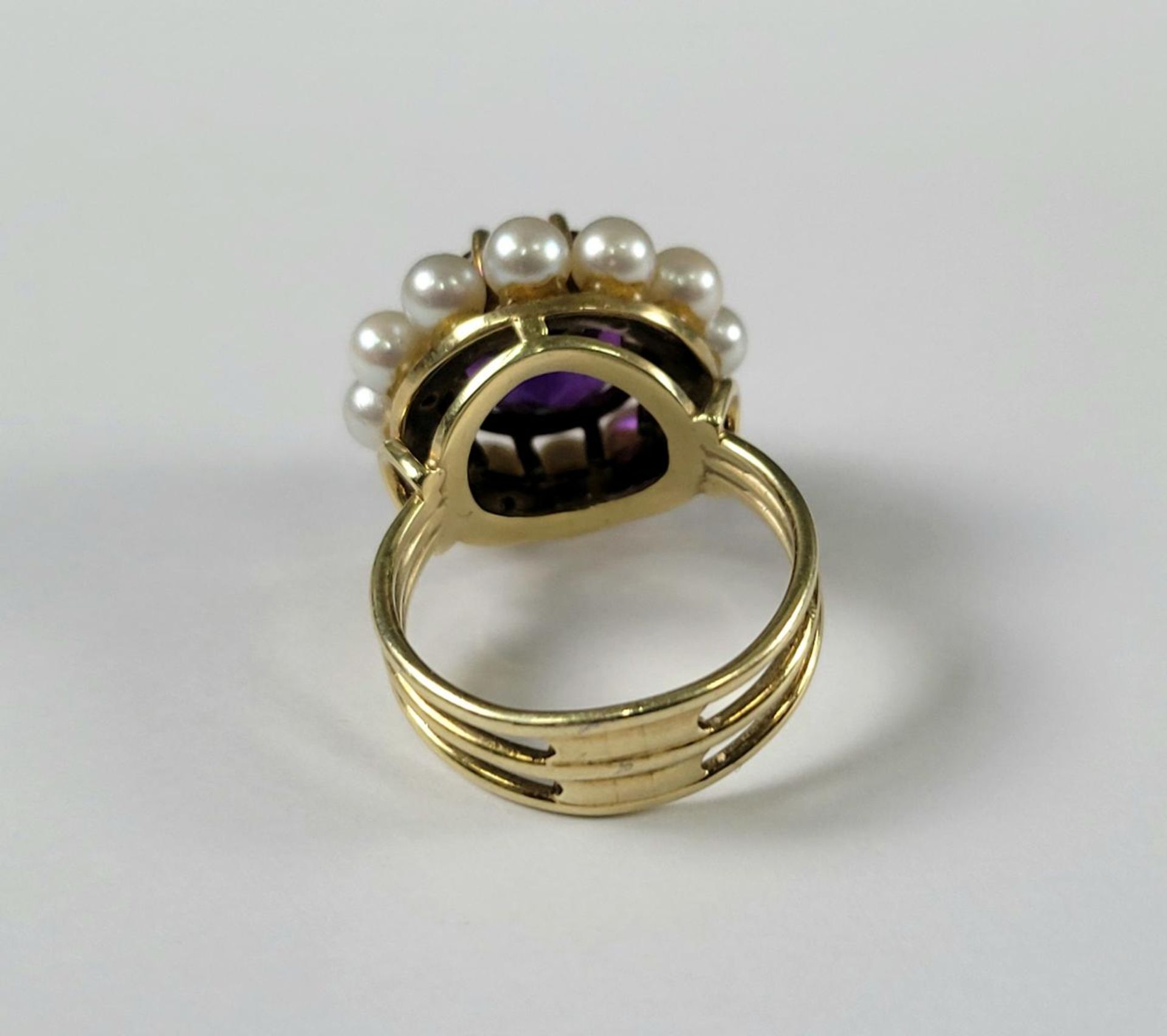 Damenring mit Amethyst und Perlen, 14 Karat Gelbgoldfassung - Bild 3 aus 4