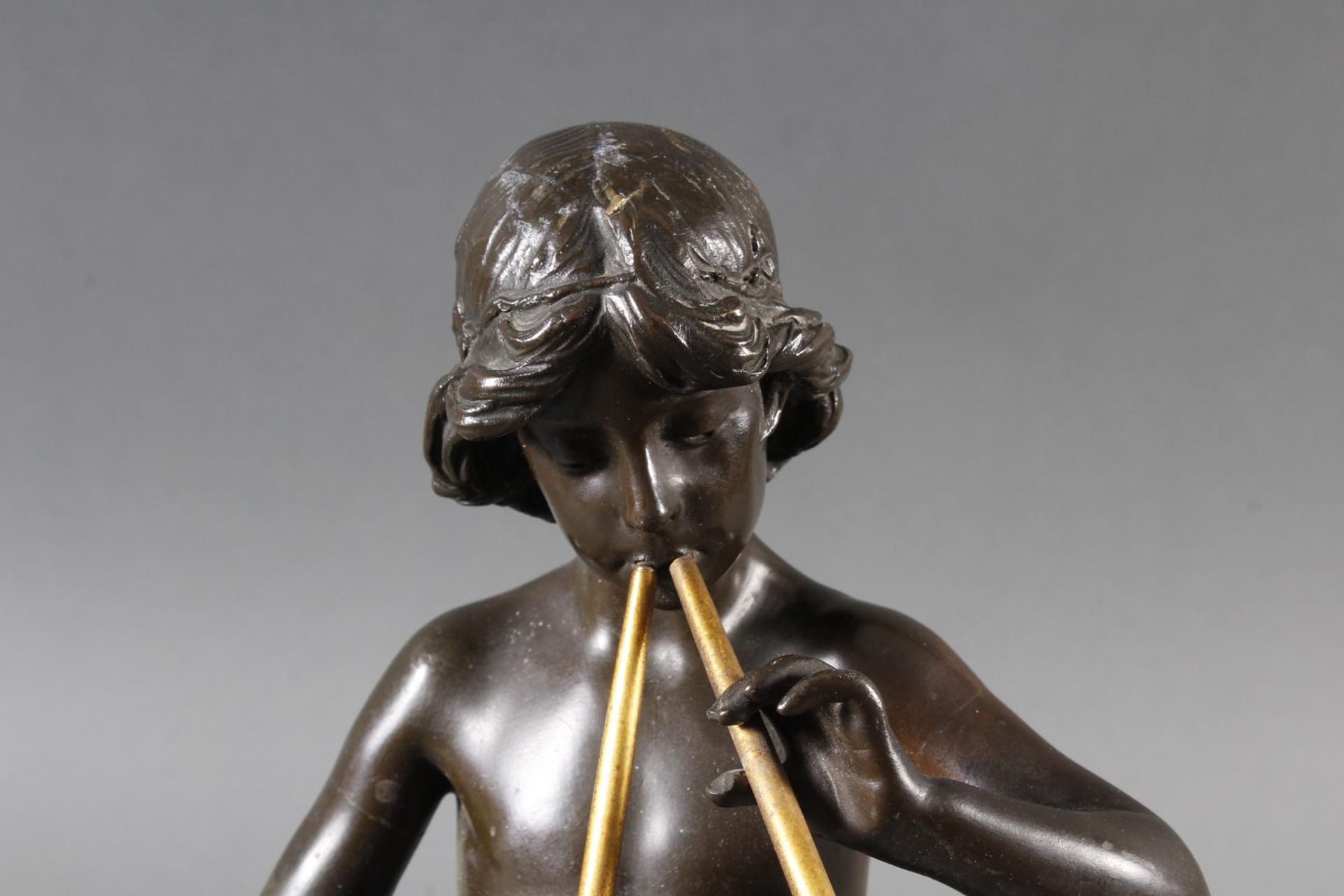 Jugendstil Bronze „Idylle“ Frankreich um 1900 .Akt eines Flötenspielenden Hirtenjungen mit Ziege - Bild 5 aus 7