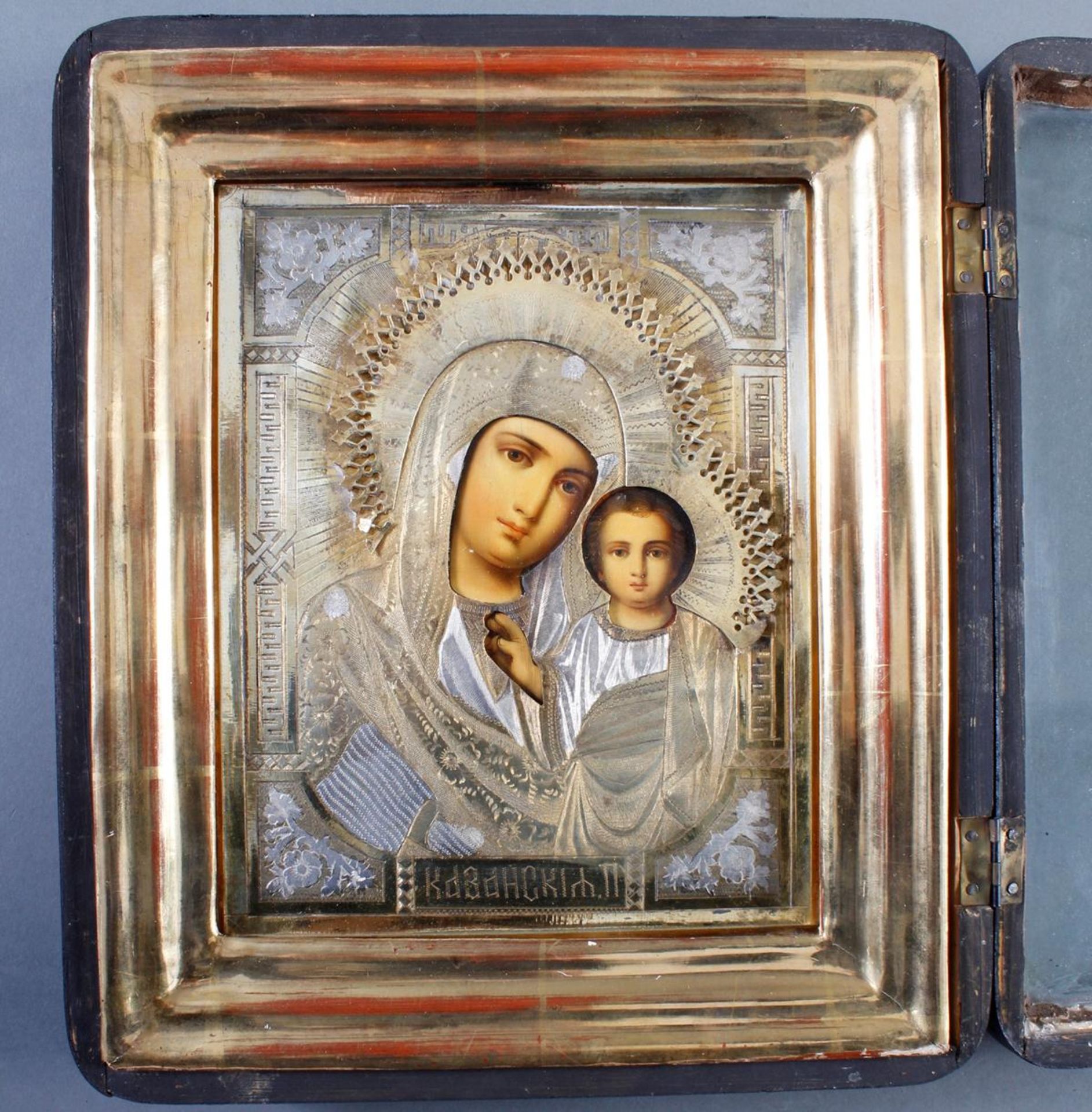 Ikone mit vergoldetem Silberoklad, Maria mit dem Jesuskind, Russland Anfang 20. Jahrhundert - Bild 3 aus 5