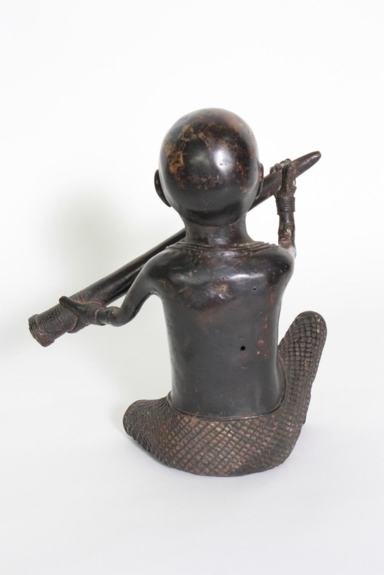 Bronzefigur eines Boten, Benin, Nigeria, 1. Hälfte 20. Jh. - Image 4 of 6