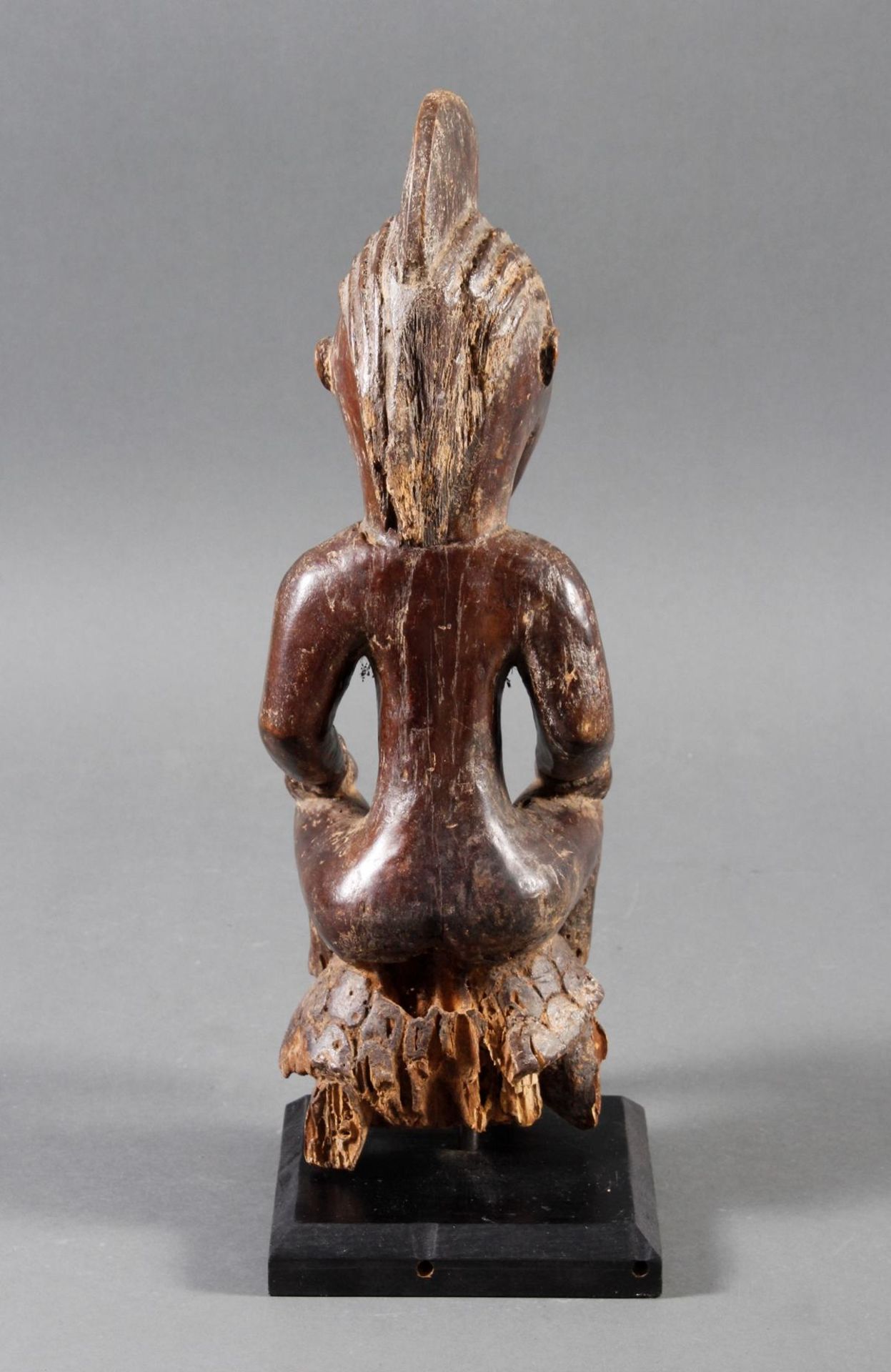 Auf einer Schildkröte sitzende Ritualfigur (Fragment) der Bembe / Kongo - Bild 4 aus 9