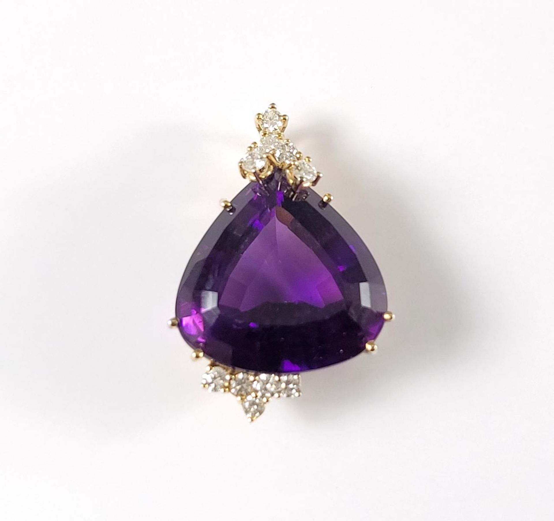 Anhänger mit Amethyst in Herzform mit Diamanten, 14 Karat Gelbgoldfassung