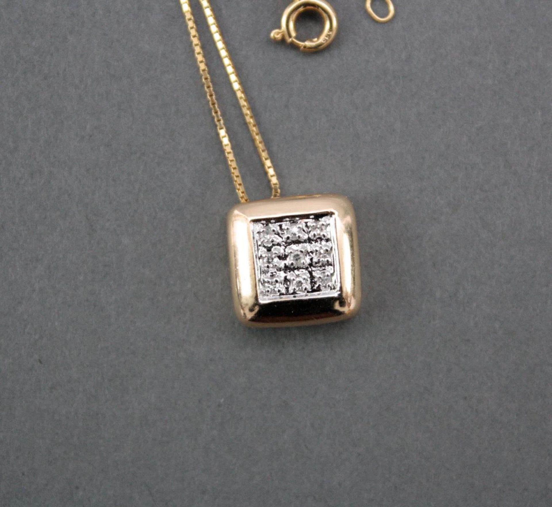 Halskette mit Diamantanhänger, 14 Karat Gelbgold - Image 2 of 3