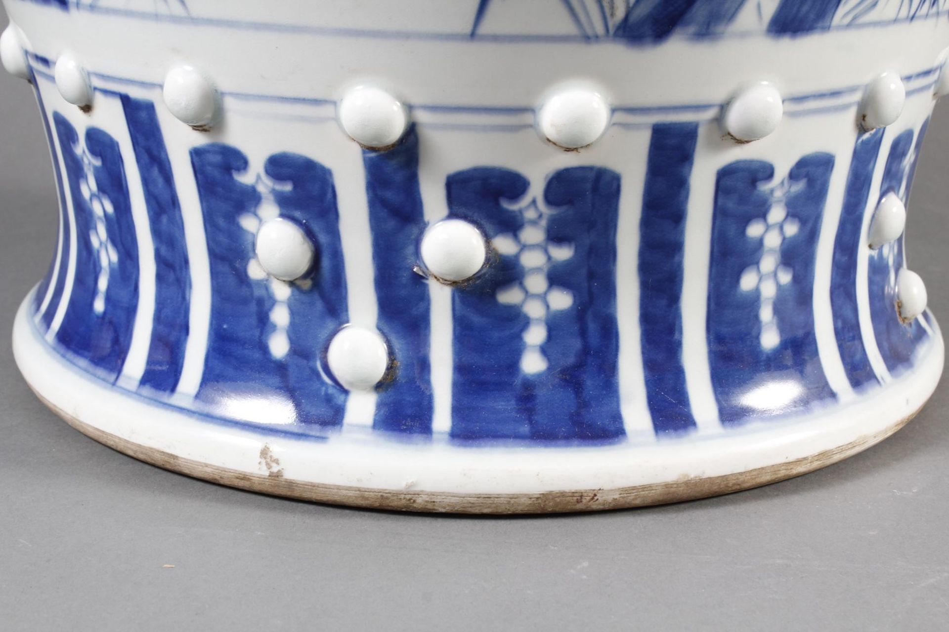 Blauweiß Bodenvase mit Deckel, Porzellan, China, Anfang / Mitte 20. Jahrhundert - Image 6 of 14