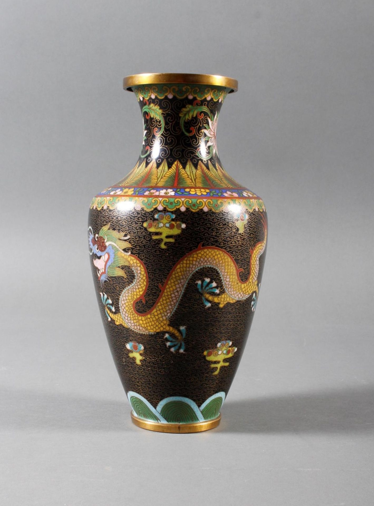 Cloisonne Ziervase, China, späte Quing-Dynastie - Bild 4 aus 13