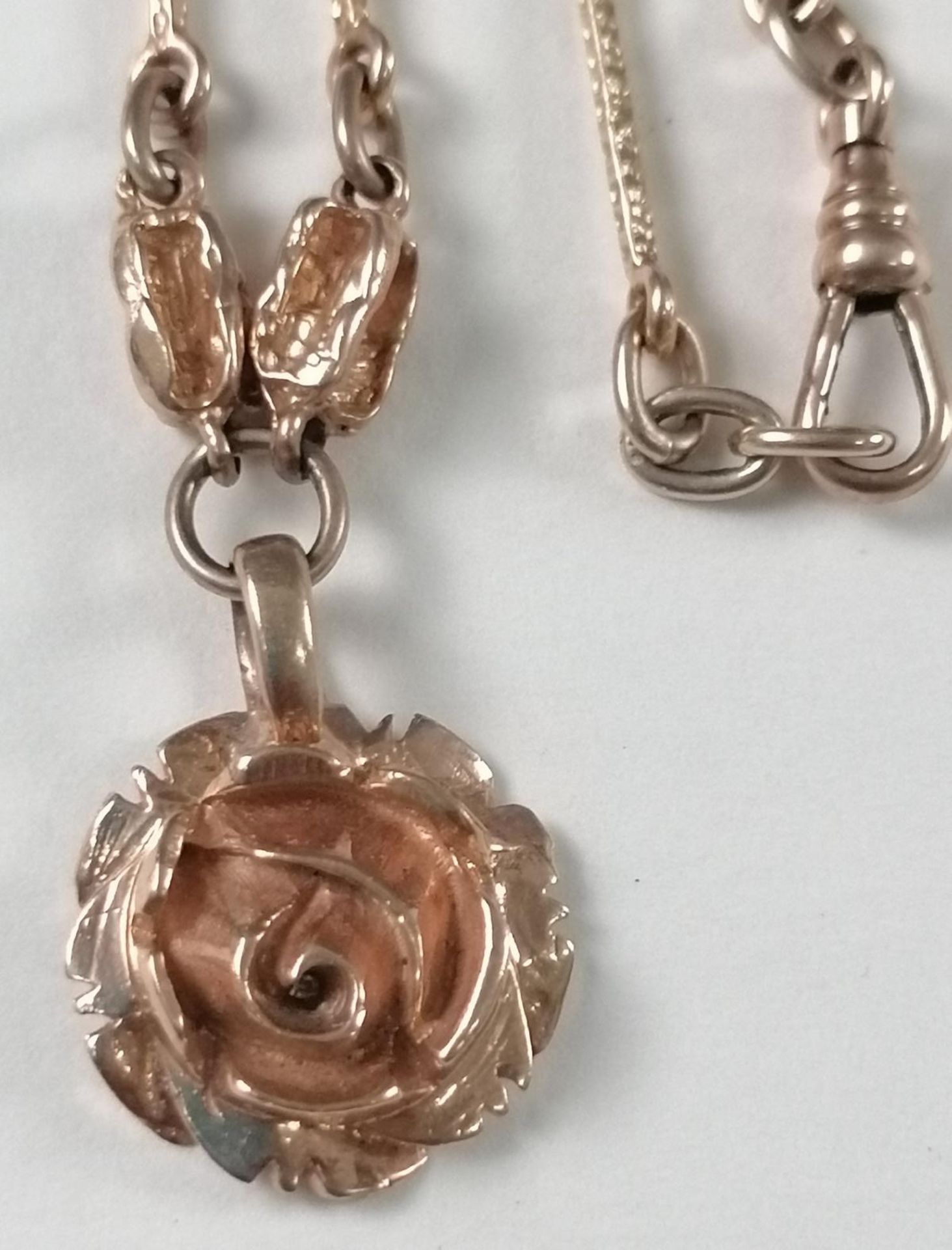 8 Karat Stäbchencollier mit Rosenanhänger - Bild 2 aus 2