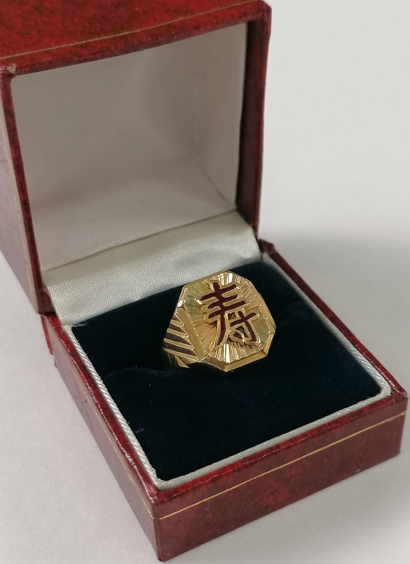 22 Karat Gelbgold-Siegelring mit dem chinesischen Schriftzeichen für "Langes Leben