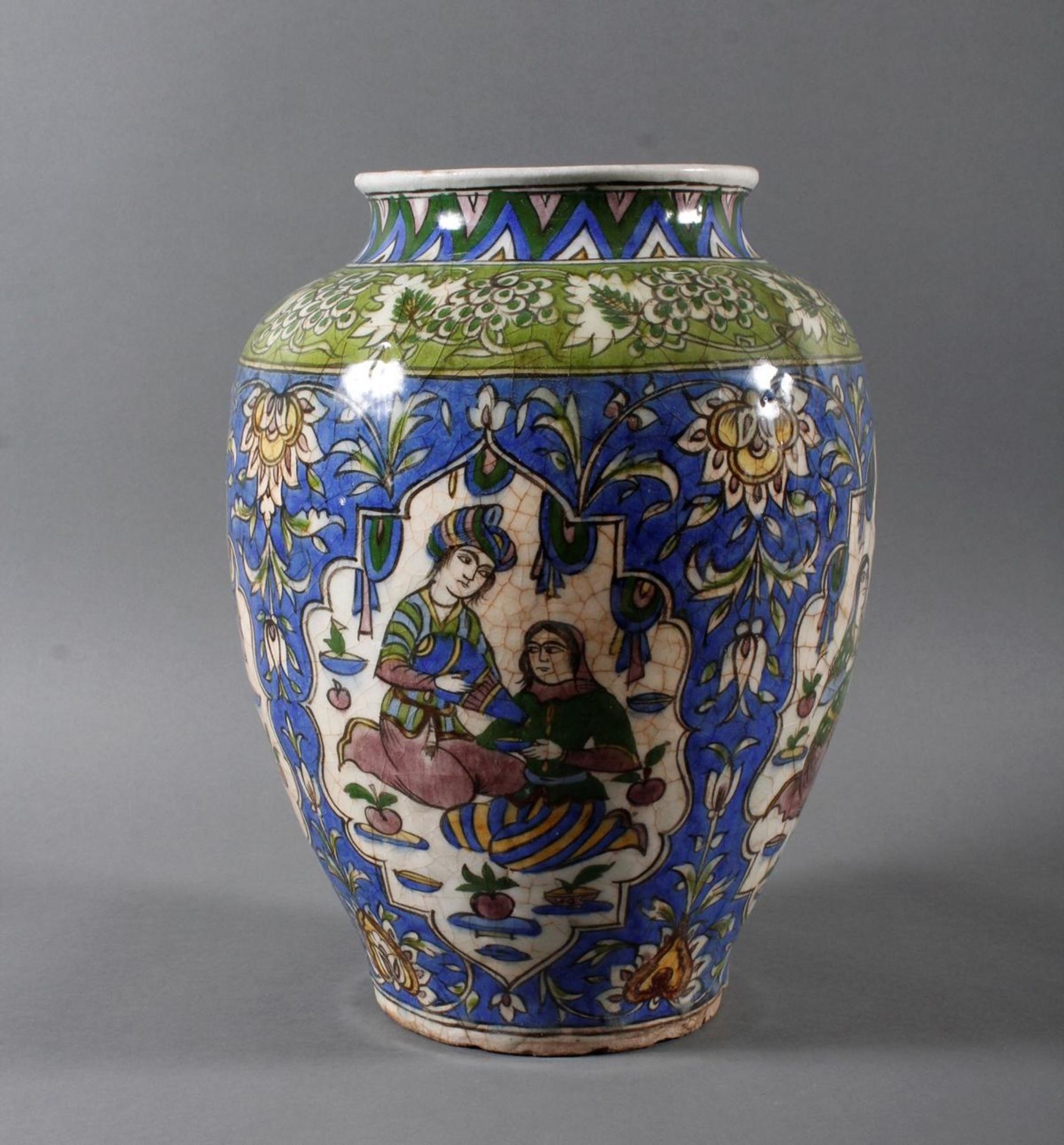 Persien 19. Jahrhundert, Orientalische Keramikvase ,polychrome Unterglasur Malerei