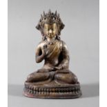 Bronze des Buddha in Schutz gewährender Haltung auf Doppel Lotos sitzend, Tibet 18. Jahrhundert