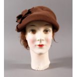 Schaufenster Büste für Damenhüte ,Deutsch um 1940-1950