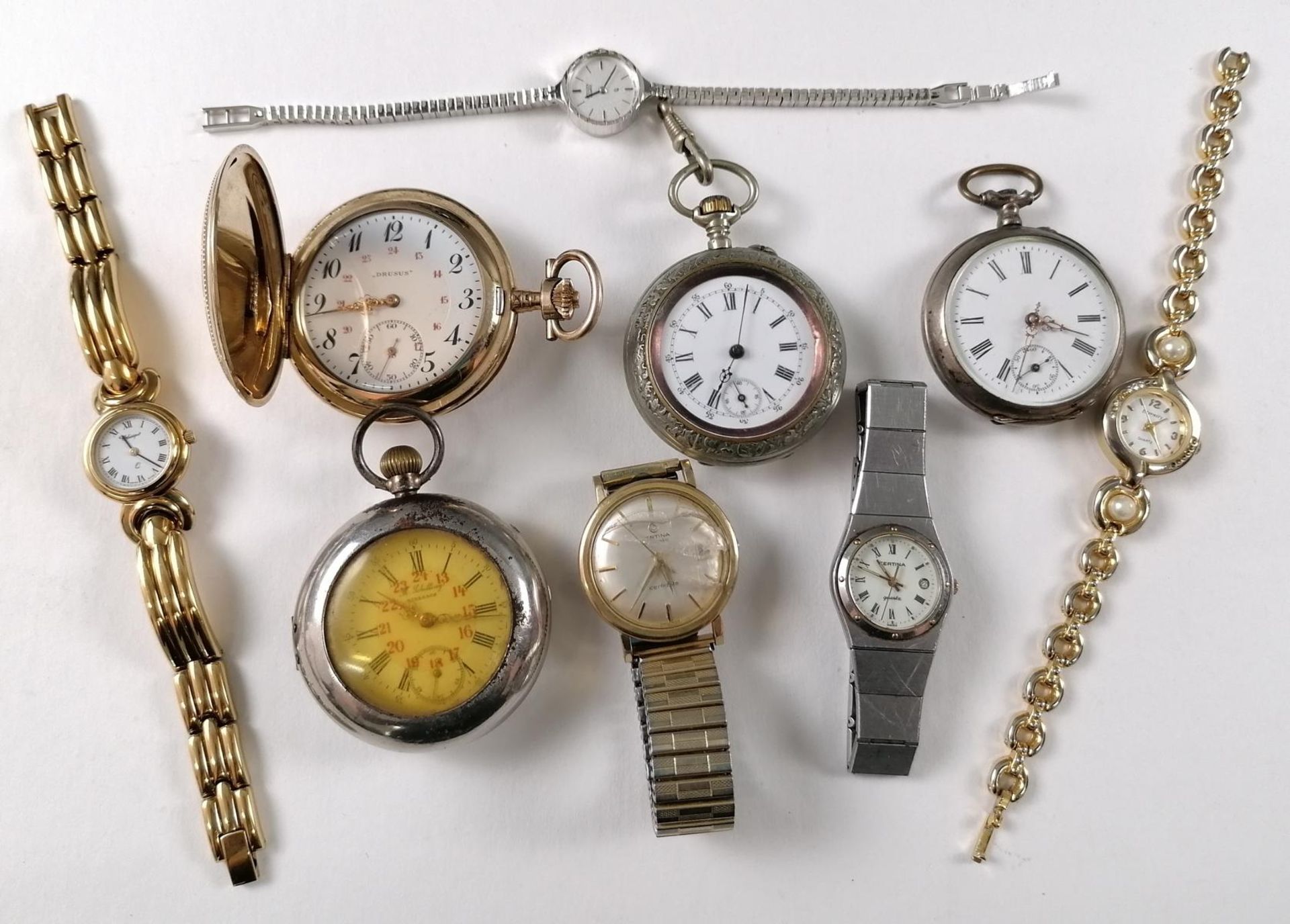 Konvolut Armbanduhren und Taschenuhren