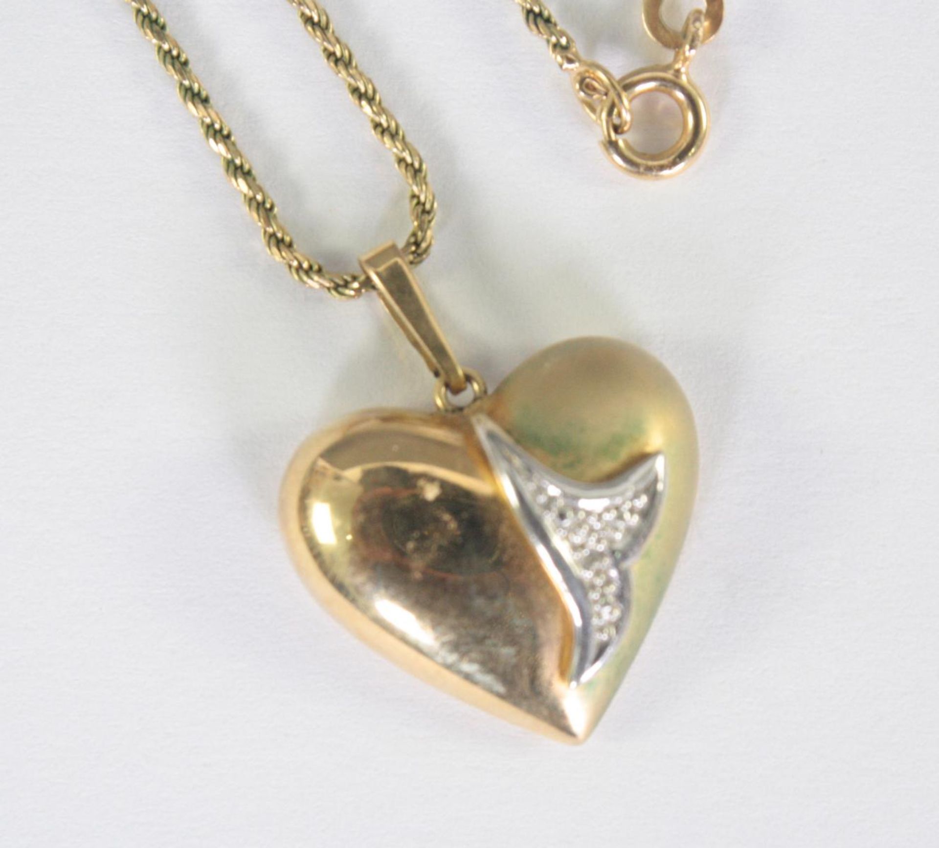 Halskette mit Herzanhänger, 8 Karat Gelbgold - Bild 2 aus 2