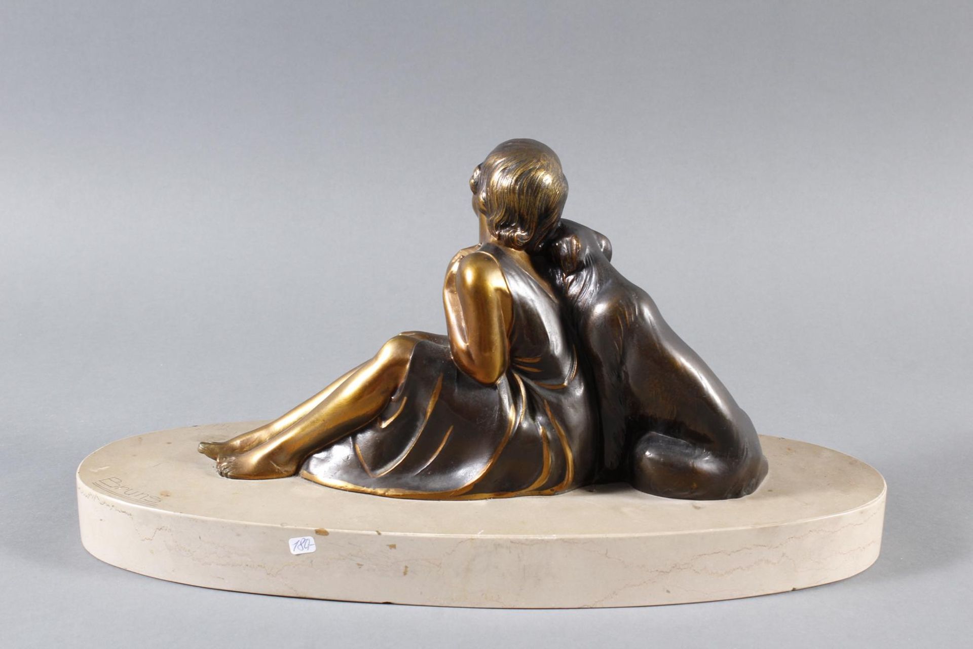 Art Deko -Skulptur „Dame mit Hund“, Frankreich um 1930 - Image 4 of 9