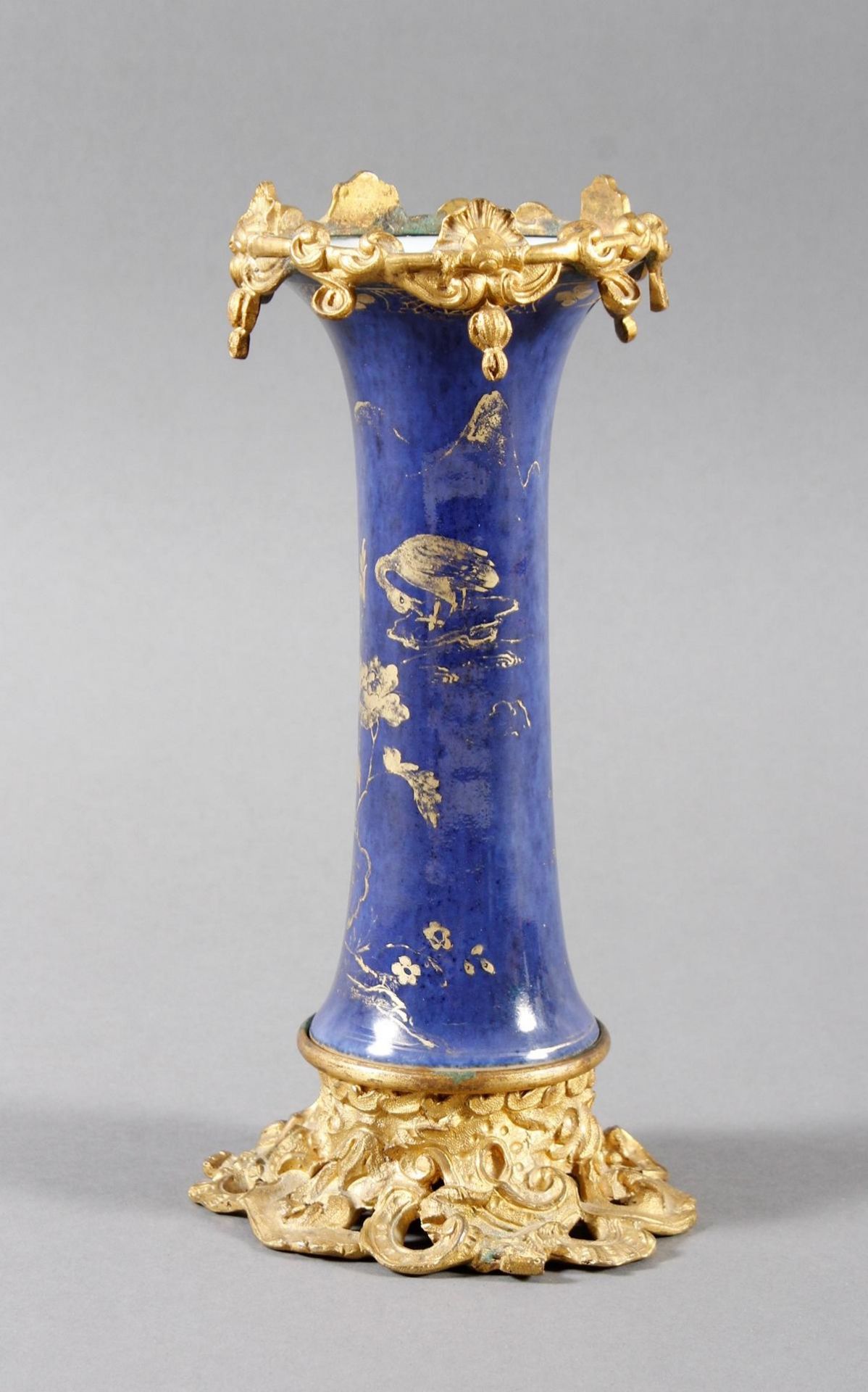 Puderblaue Porzellanziervase, China, Kangxi Periode - Image 3 of 6