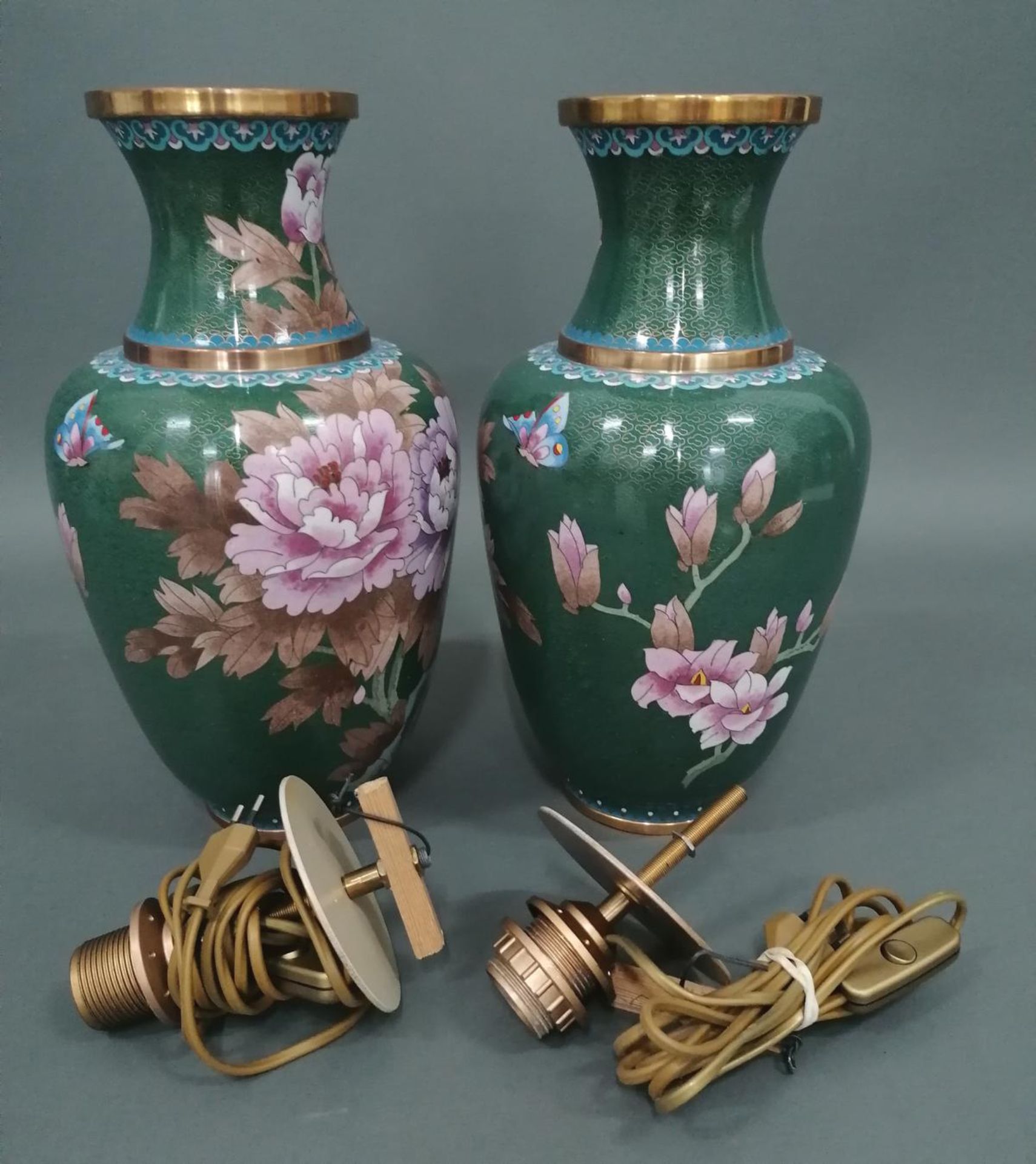 Paar Cloisonné Vasen, Jingfa, China 20. Jahrhundert - Image 3 of 4
