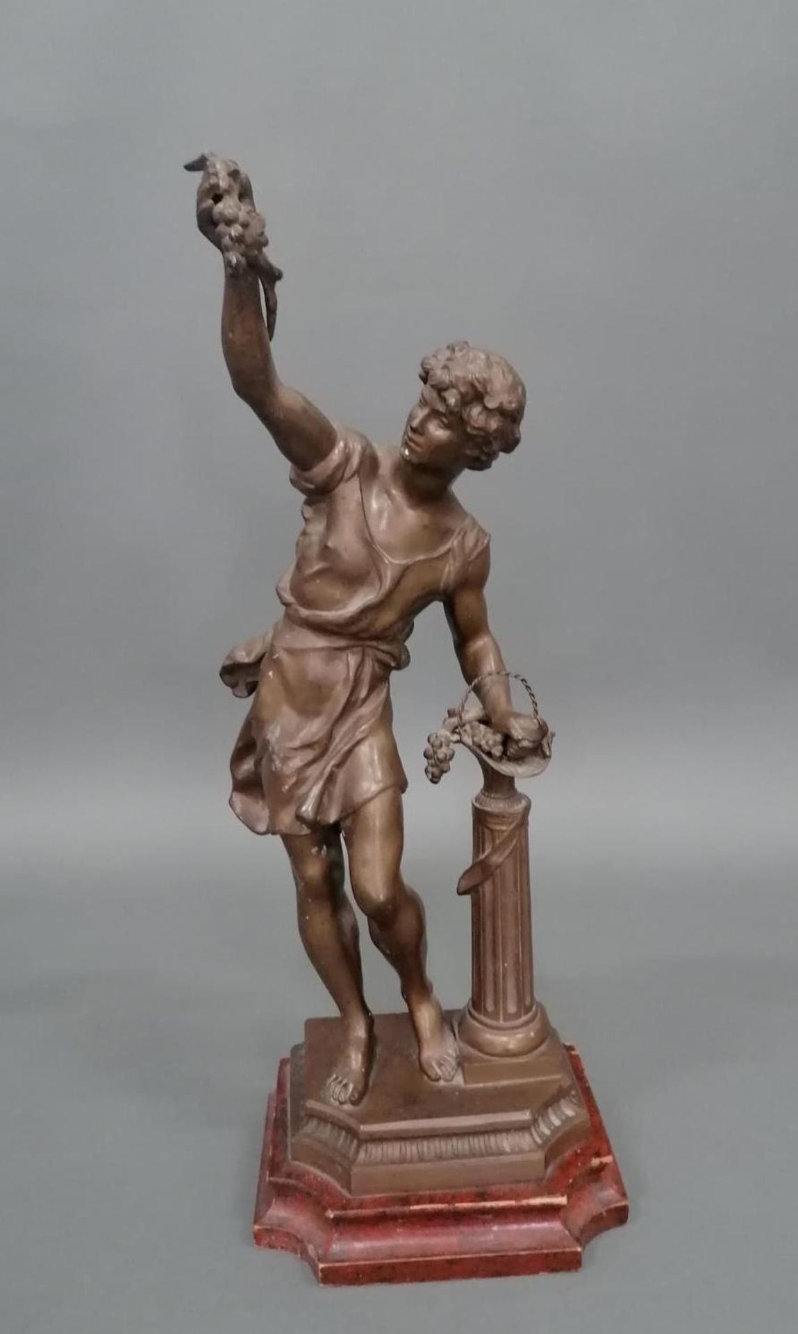 Skulptur des Weingottes Dionysos/Bacchus nach der Antike