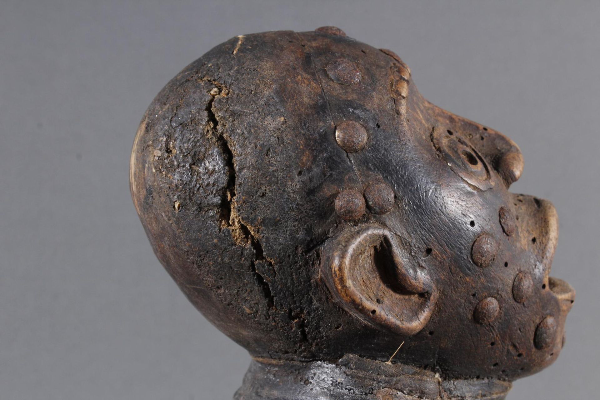 Seltene Fetischfigur der Yombe mit magischer Ladung, D. R. Kongo - Image 6 of 14