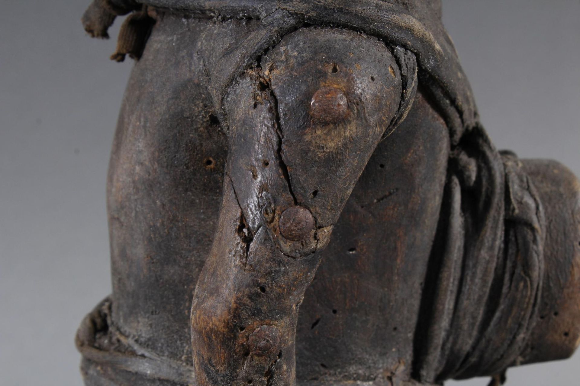 Seltene Fetischfigur der Yombe mit magischer Ladung, D. R. Kongo - Image 5 of 14