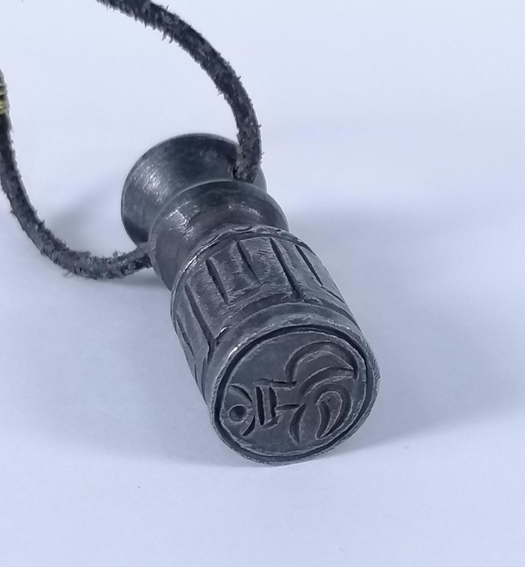 Sehr schöner tibetanischer Siegelstempel aus Eisen, zylindrische Form - Bild 3 aus 4