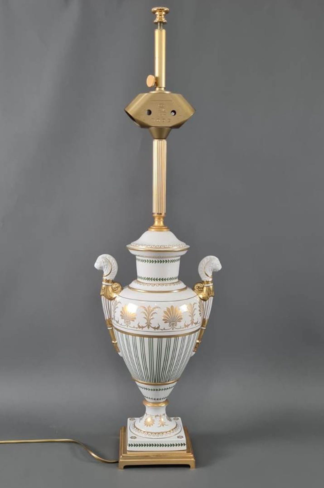 Tischlampe, Fuß in Amphorenform, 20. Jahrhundert - Image 2 of 6
