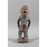 Seltene Fetischfigur der Yombe mit magischer Ladung, D. R. Kongo