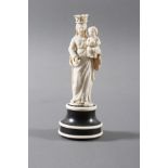 Elfenbeinschnitzerei „Maria mit dem Jesuskind“ Frankreich 18. Jahrhundert