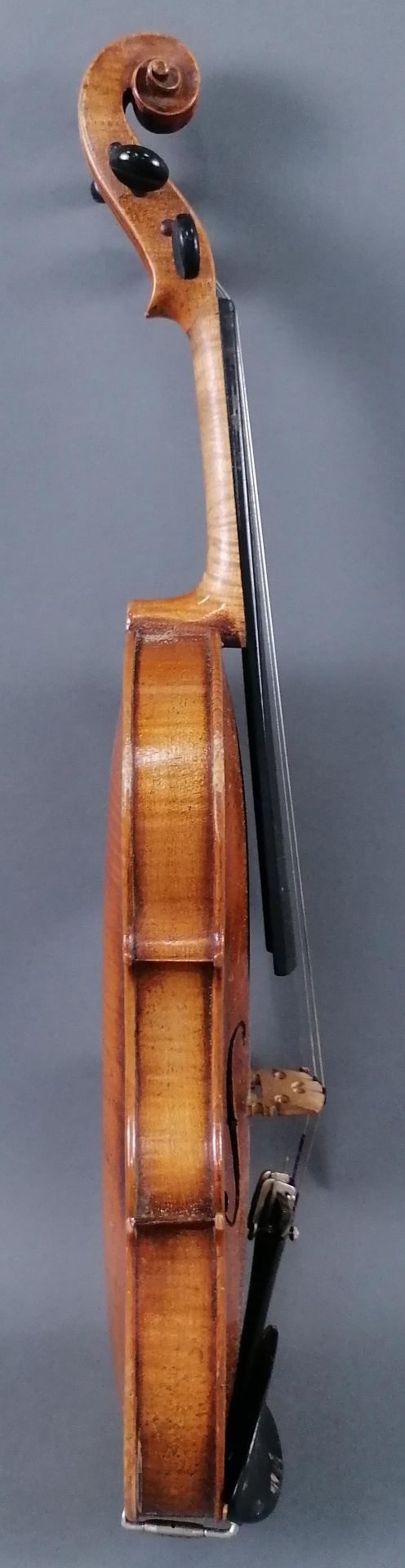 Antike Geige mit Geigenbogen und Geigenkoffer - Image 6 of 10