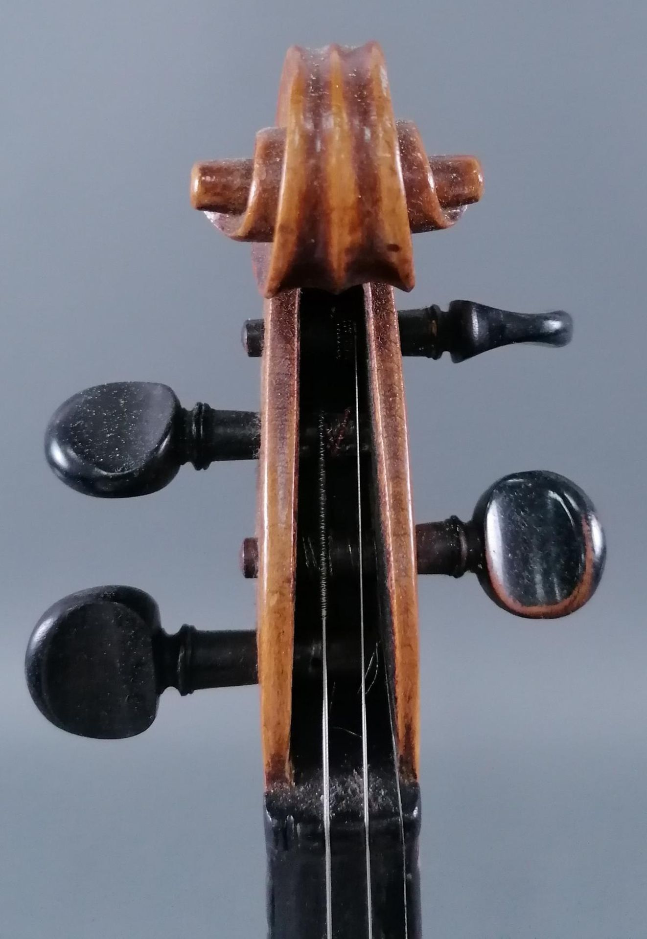 Antike Geige mit Geigenbogen und Geigenkoffer - Image 7 of 10