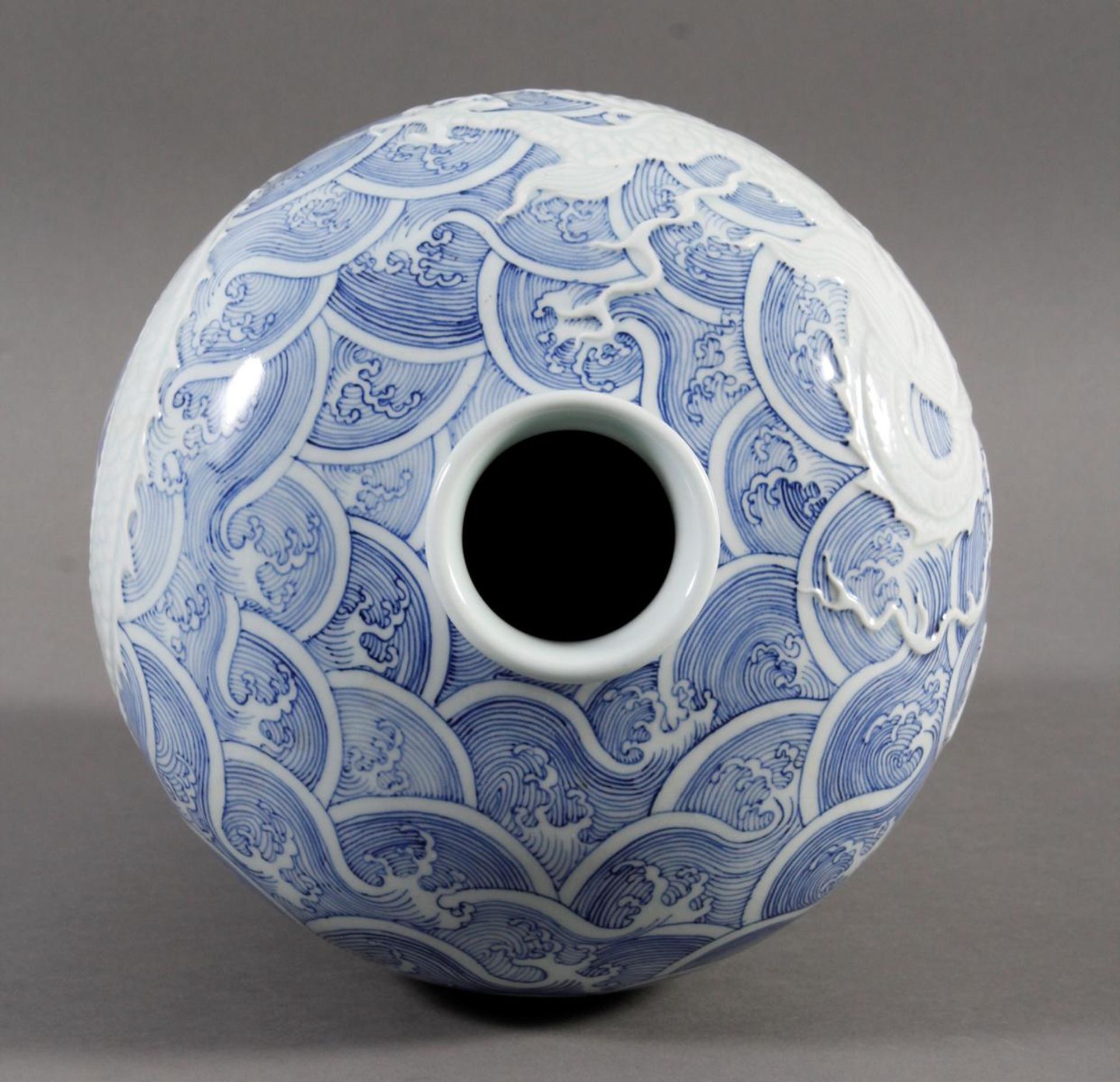 Blau-Weiße Porzellanvase in Mei Ping Form - Bild 6 aus 9