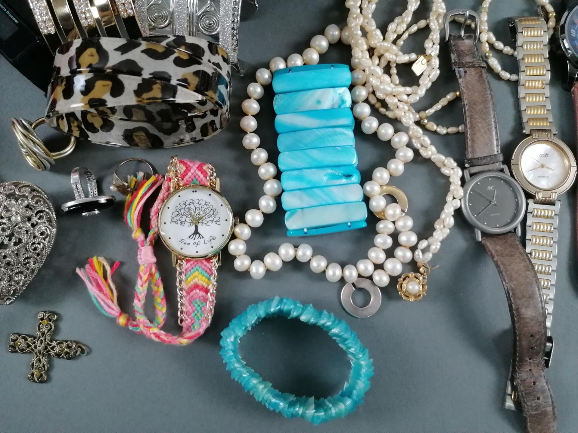 Großes Konvolut Schmuck, Armbanduhren und Modeschmuck im Koffer - Bild 4 aus 11