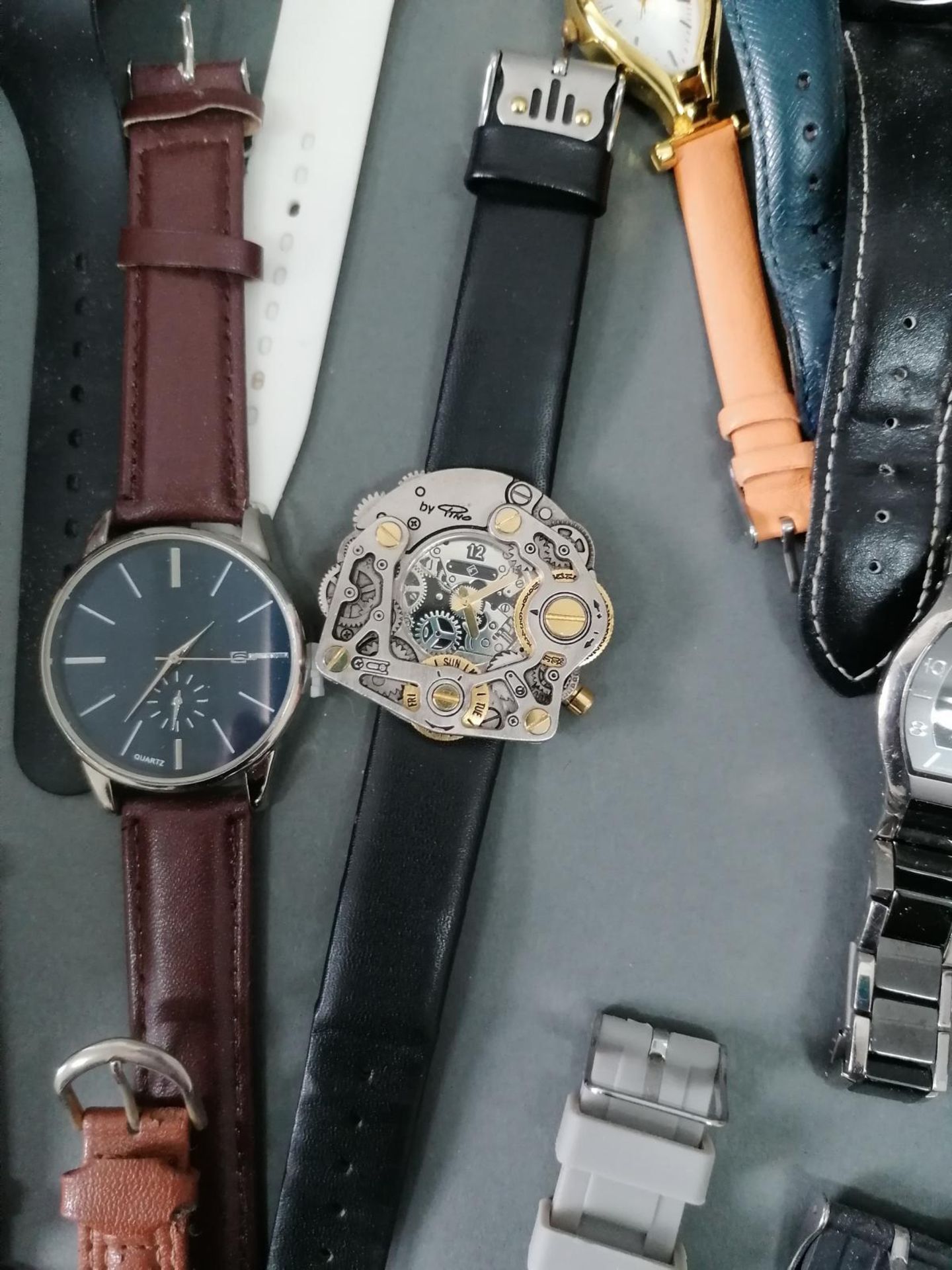 Großes Konvolut Schmuck, Armbanduhren und Modeschmuck im Koffer - Bild 10 aus 11