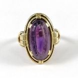 Damenring mit Amethyst, 14 Karat Gelbgold