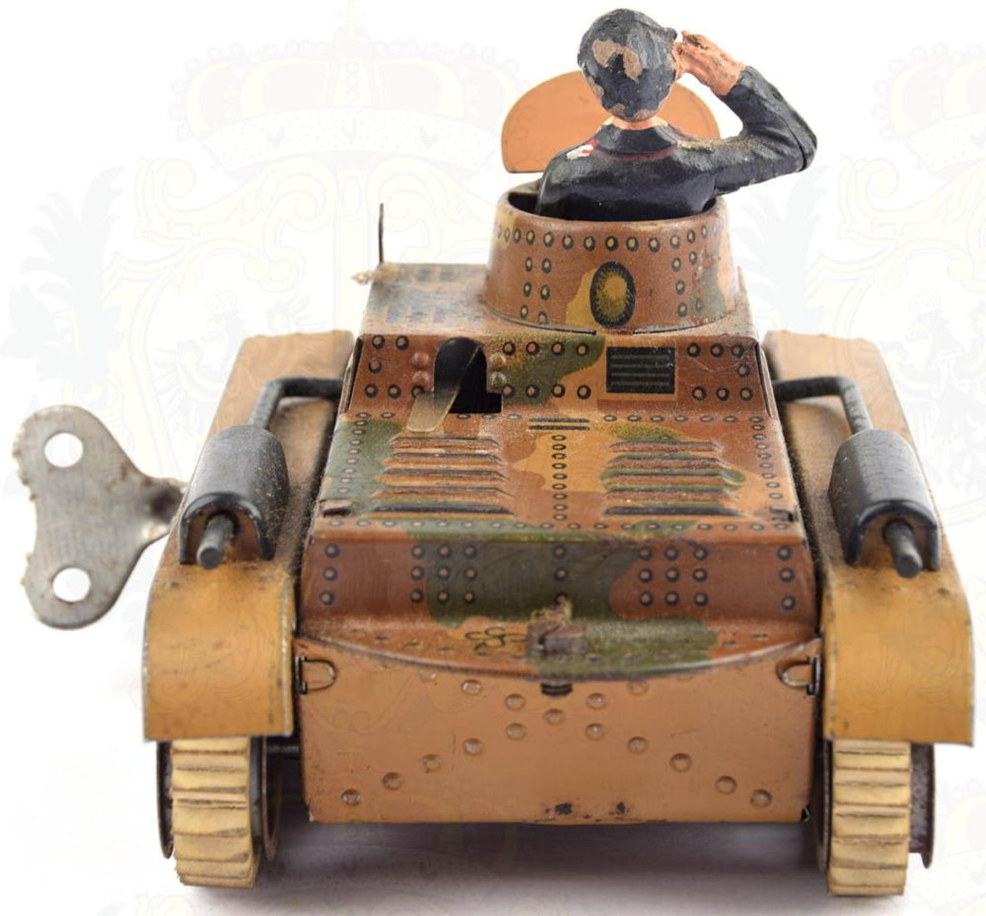 PANZER I, Stahlblech m. Mimikri-Lackierung, im Turm salutierender Panzersoldat aus Masse, Mechanik - Image 4 of 4