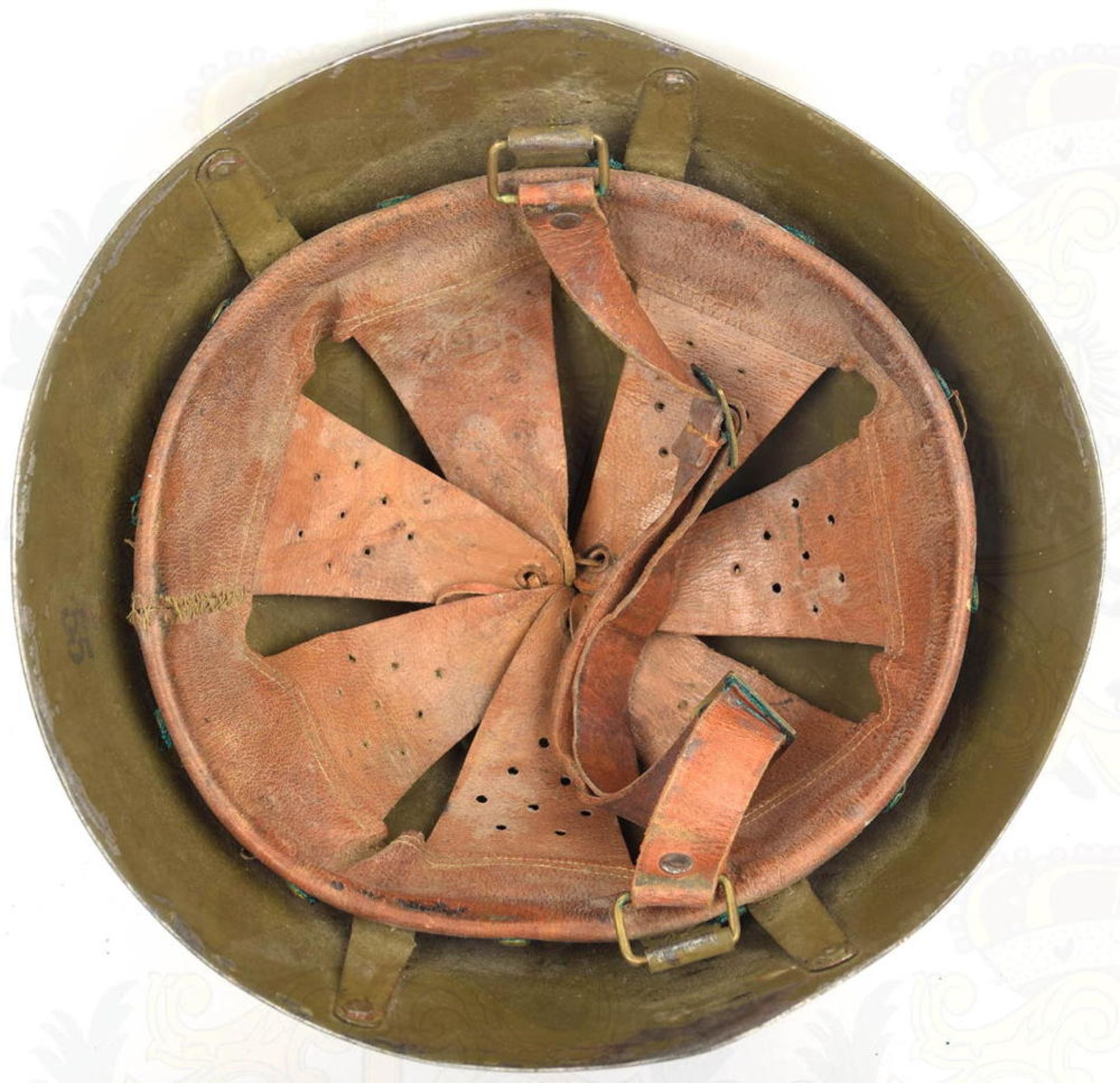 STAHLHELM MODELL 1934/39 GRIECHISCHES HEER, Glocke innen u. außen olivgrün lackiert, tls. zerkratzt  - Bild 4 aus 4