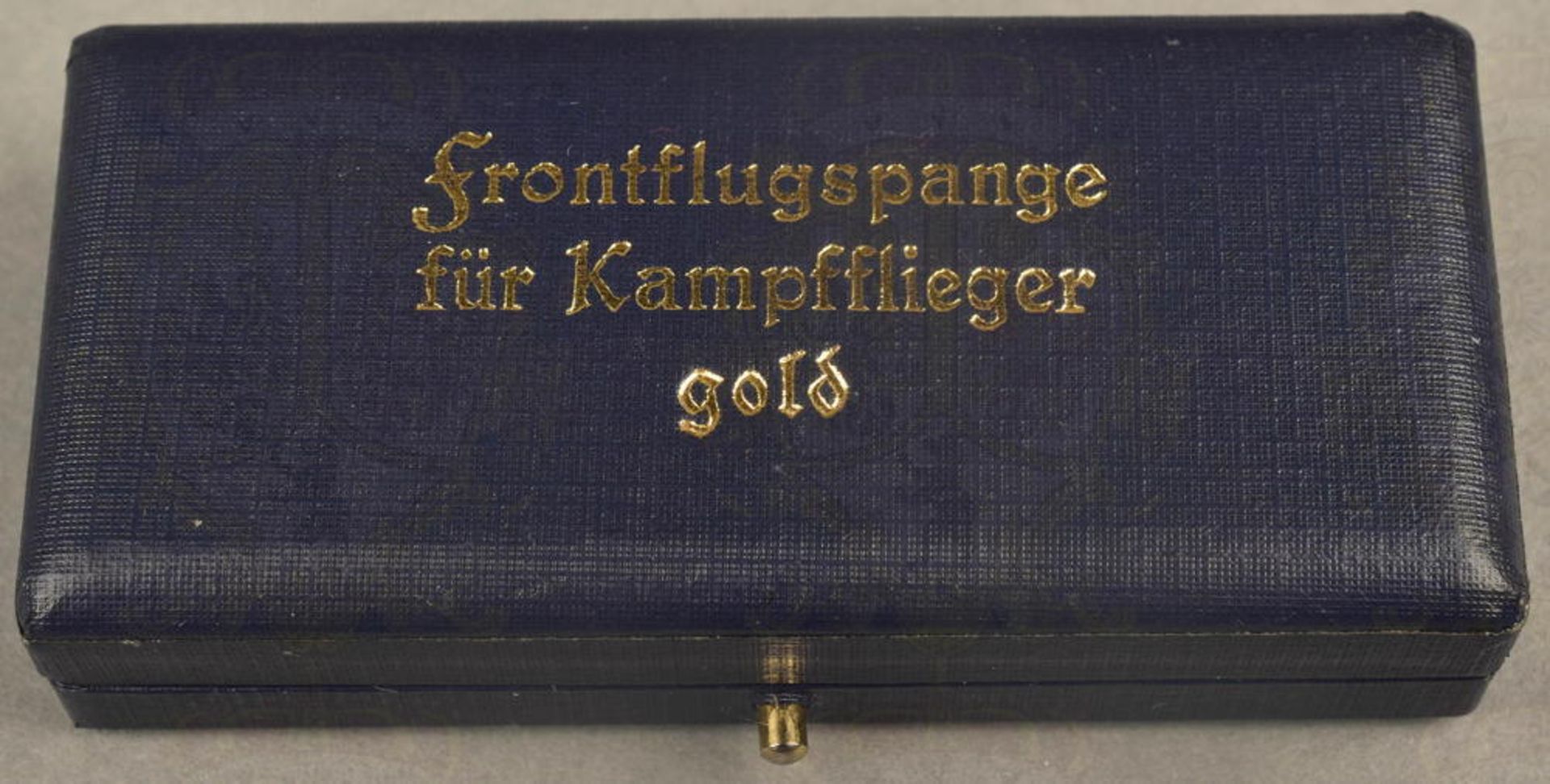 ETUI ZUR FRONTFLUGSPANGE IN GOLD