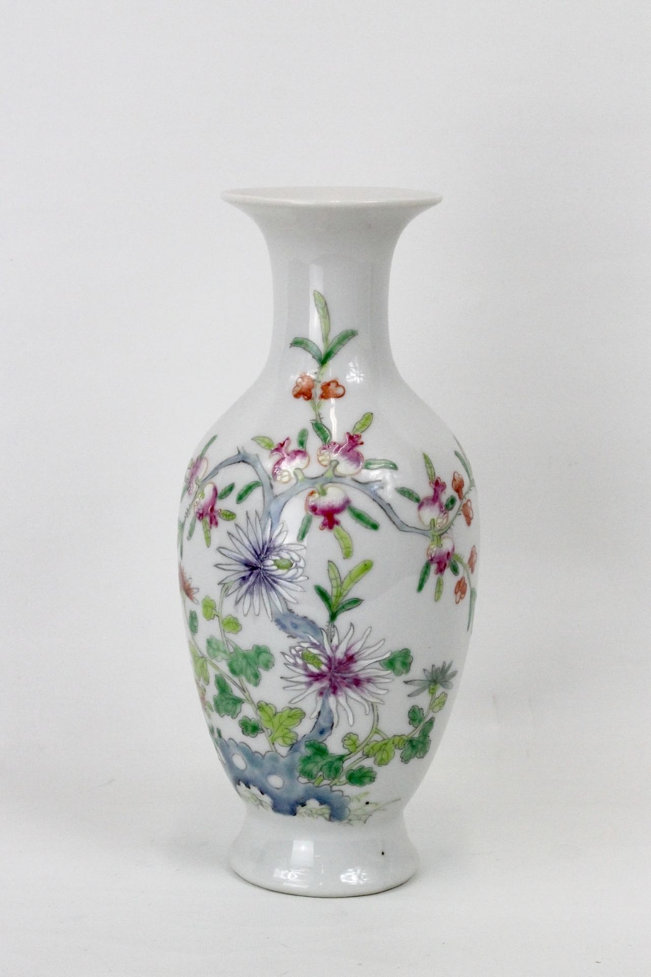 China Vase mit floralem Motiv