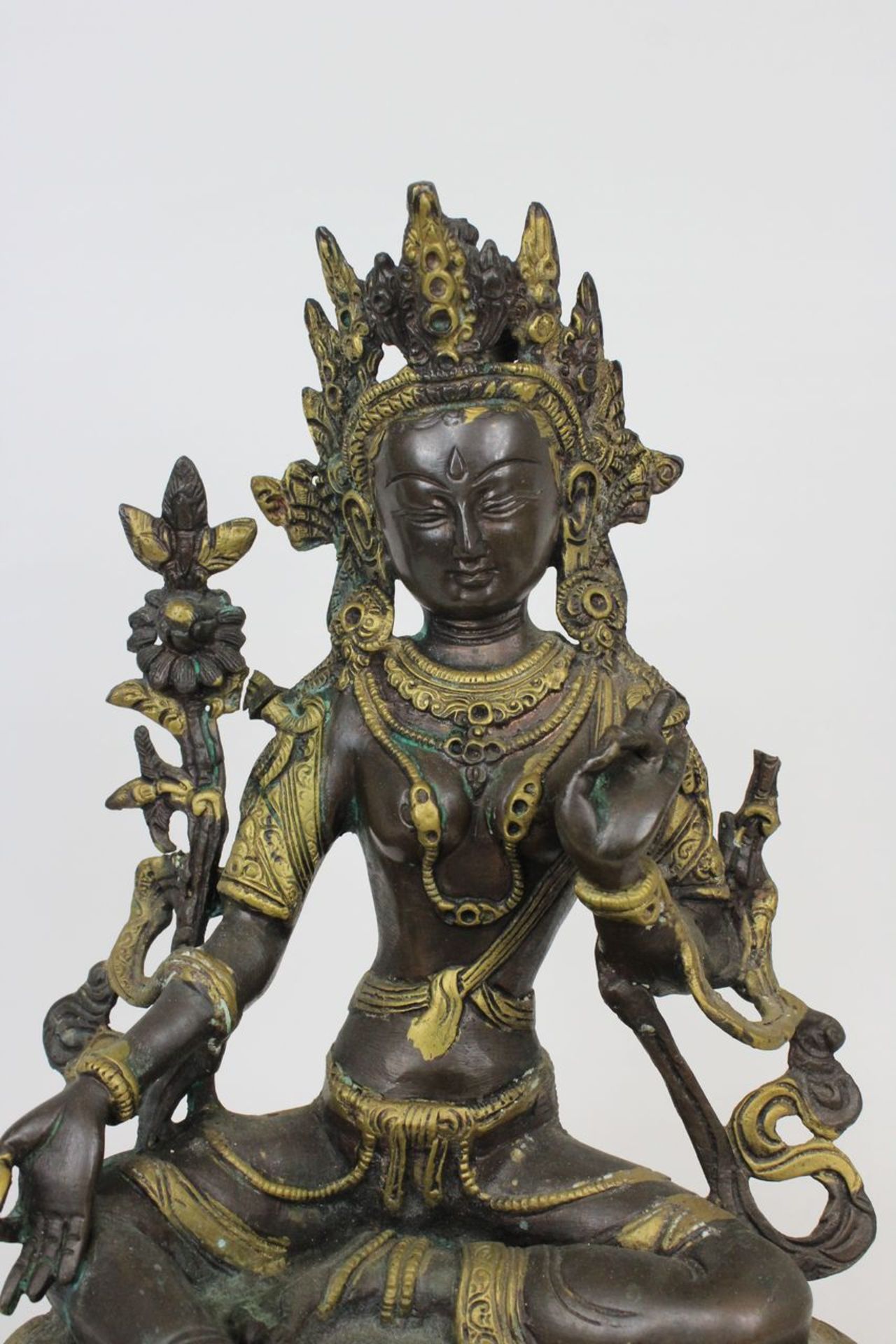 Tibet teilvergoldete Bronzefigur Tara - Bild 2 aus 12