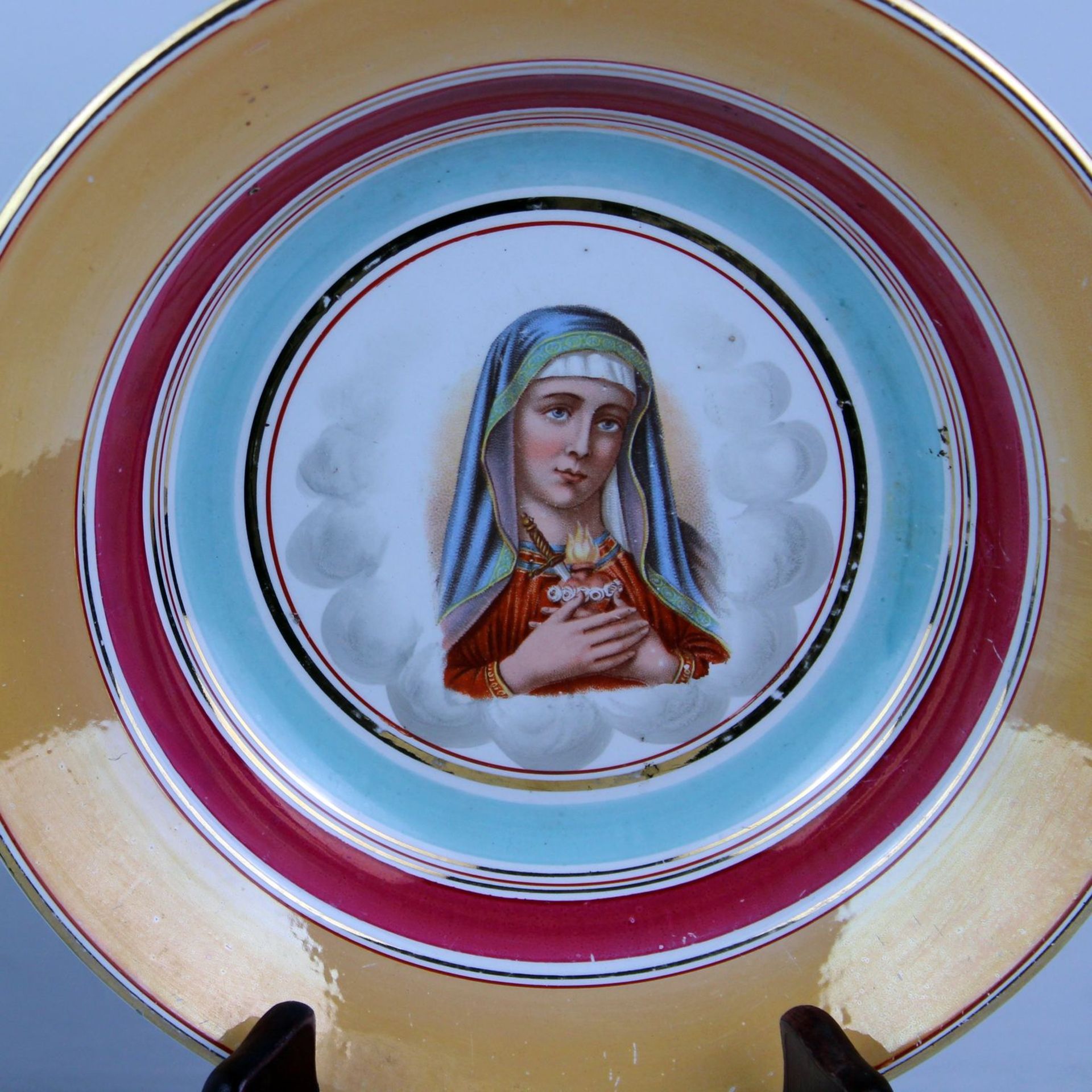 Paar Italienische Teller " Jesus als Schmerzensmann " und " Martha Dolores " Keram - Image 2 of 3
