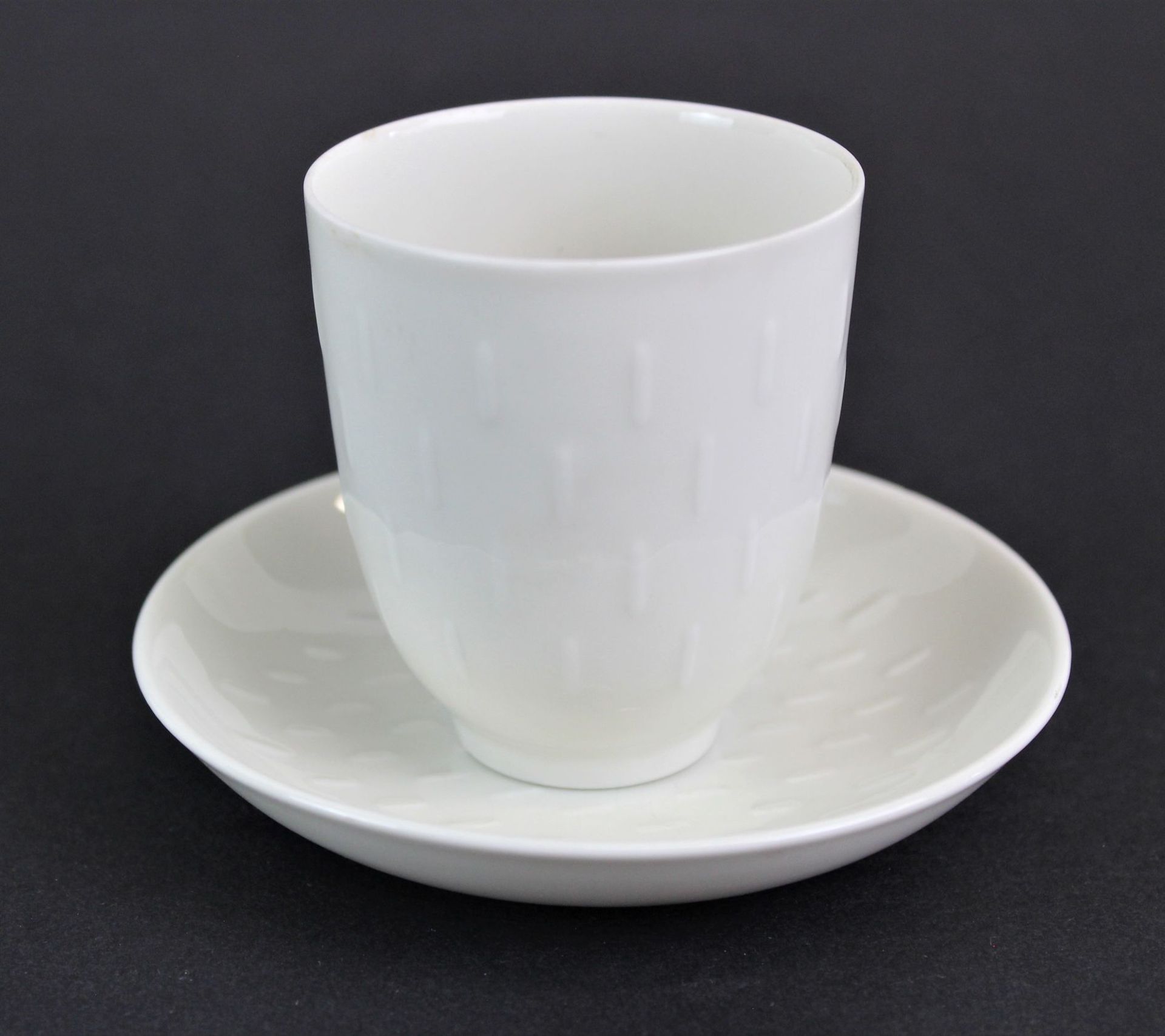 Royal Copenhagen Porzellan Tasse mit Untertasse