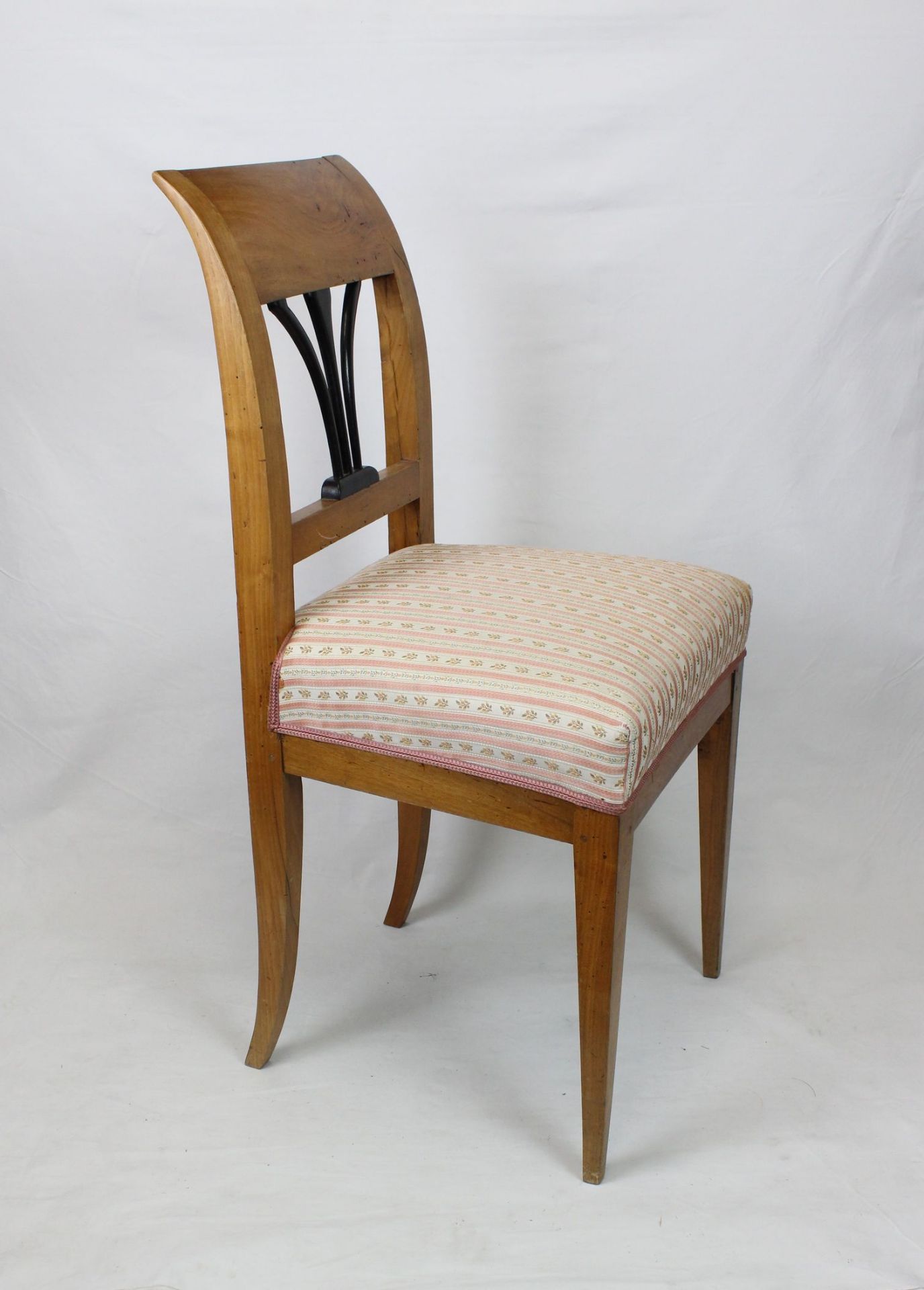 Biedemeier Stuhl mit neuwertigem Bezug - Bild 2 aus 3