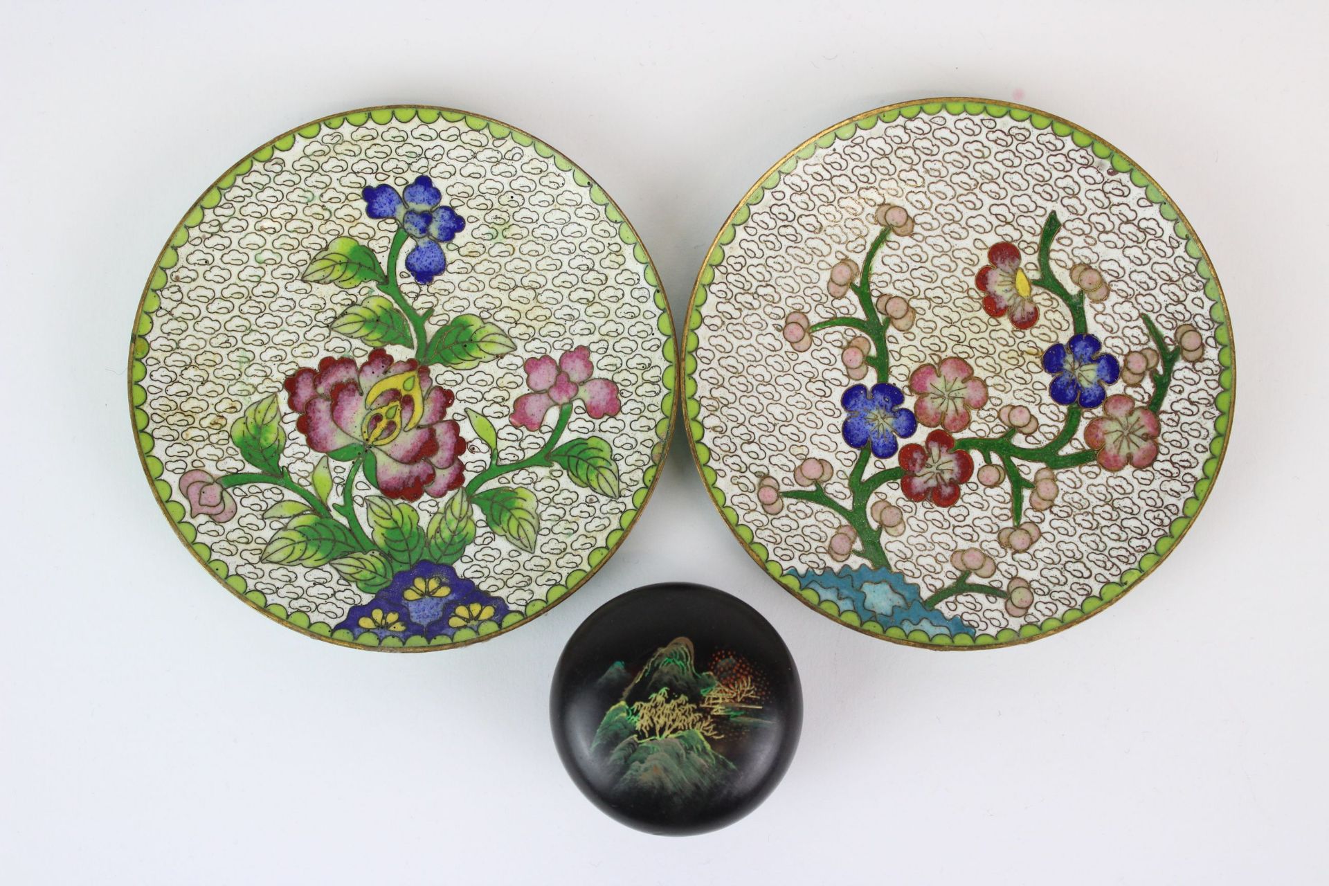 China Zwei Cloisonne Teller und Deckeldose