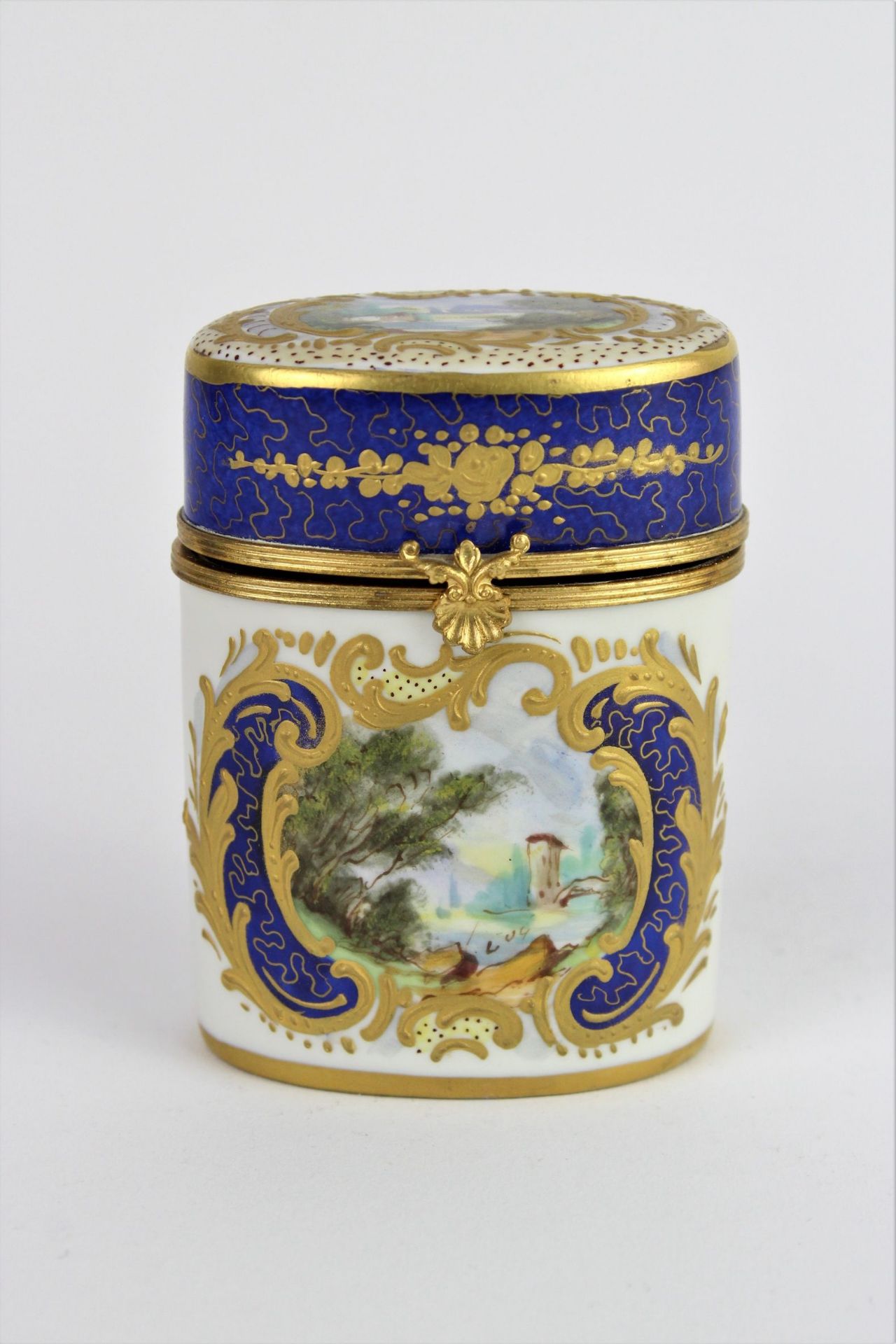 Sevres Deckeldose mit Bronzemontierung - Image 3 of 5